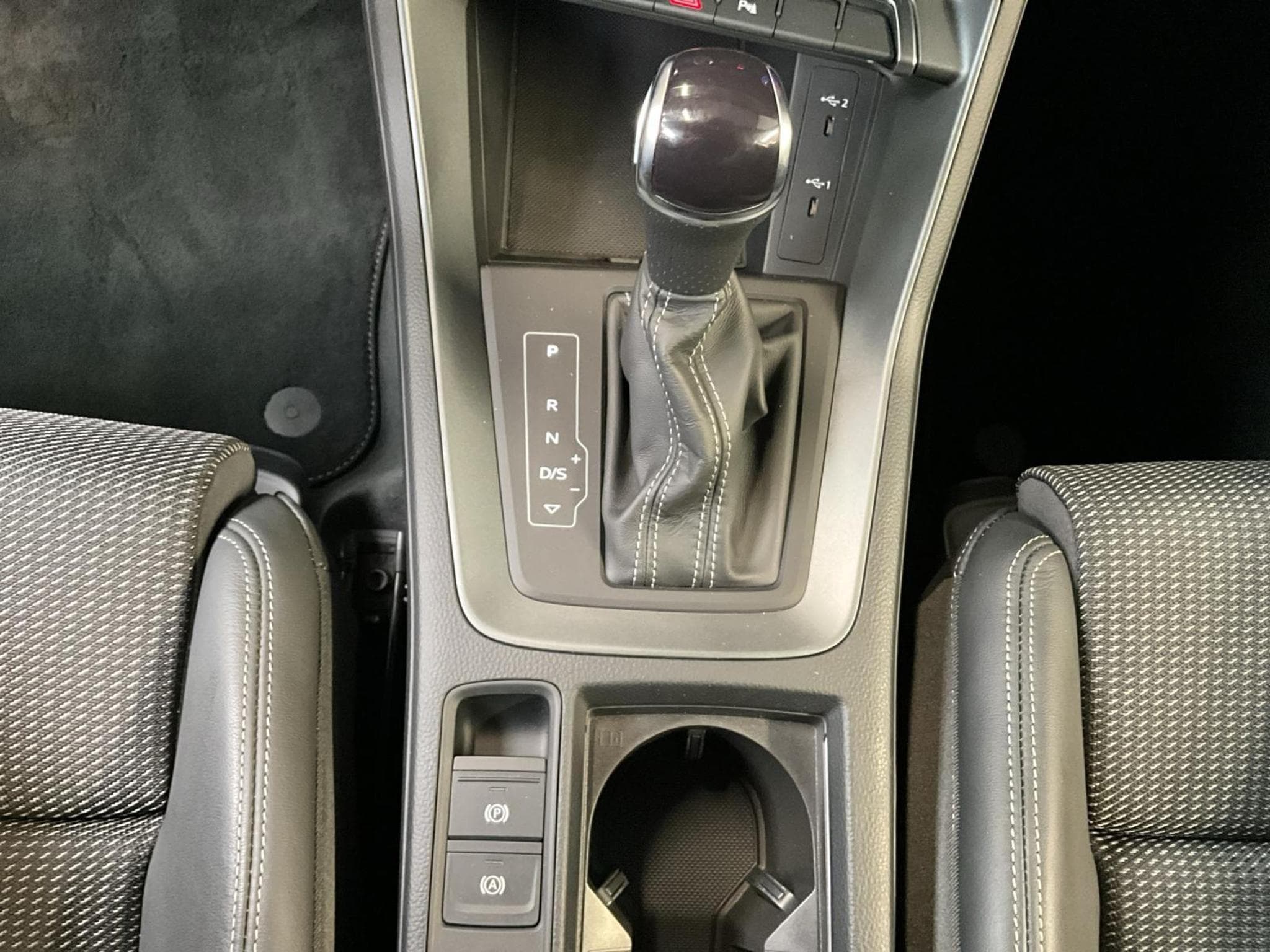 Audi Q3 SB+s-line+35TFSI+S-Tronic+P.Premium+Black-Style (2025) - Photo 12