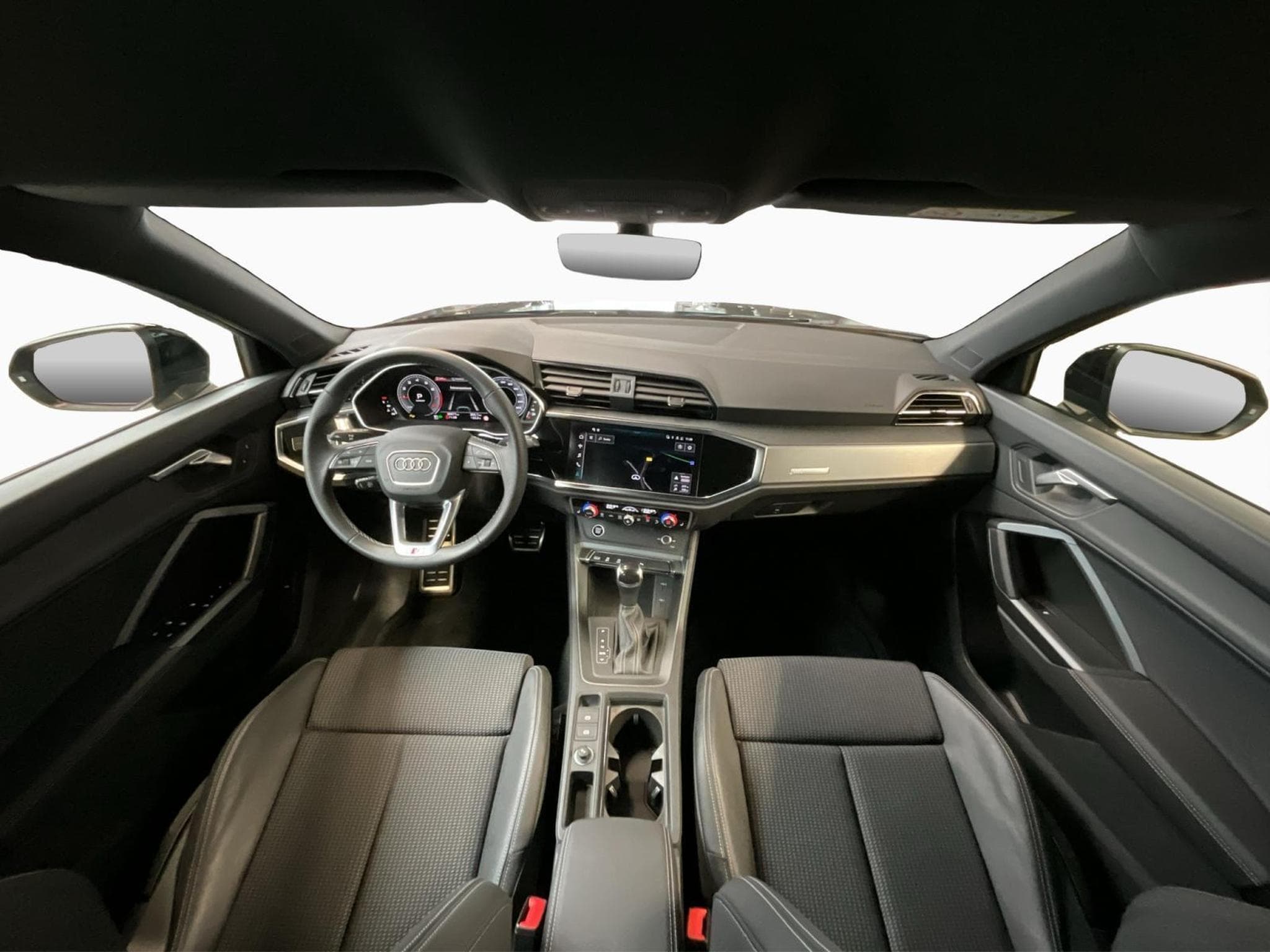 Audi Q3 SB+s-line+35TFSI+S-Tronic+P.Premium+Black-Style (2025) - Photo 2