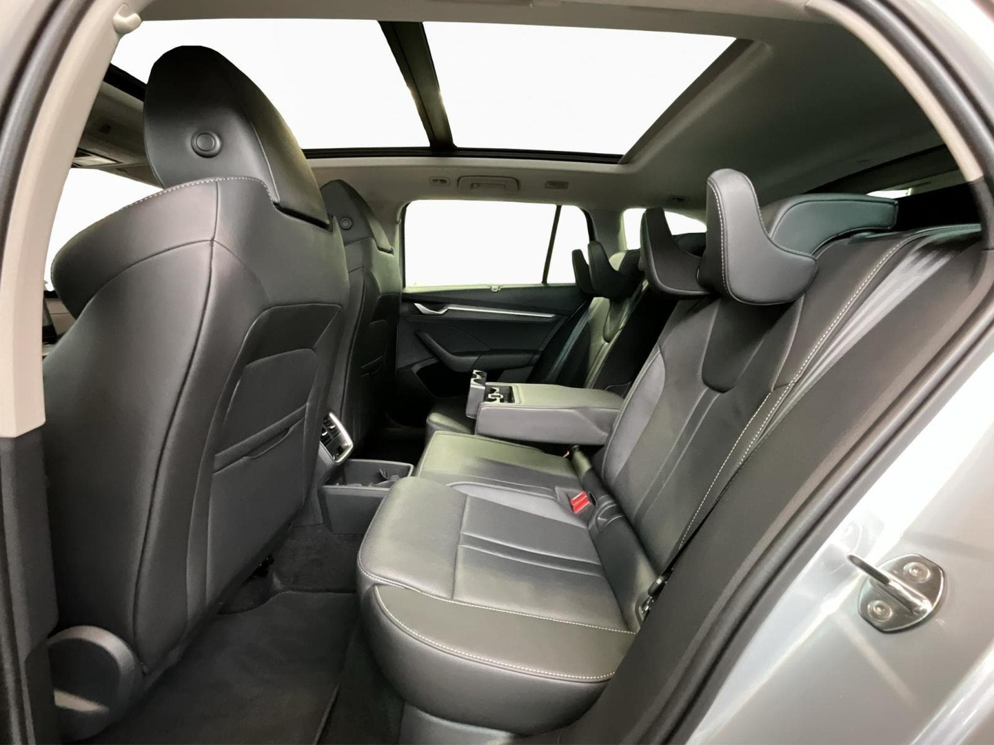 Skoda Octavia Combi+Selection+DSG+P.Ultra-Noir (2025) - Photo 16