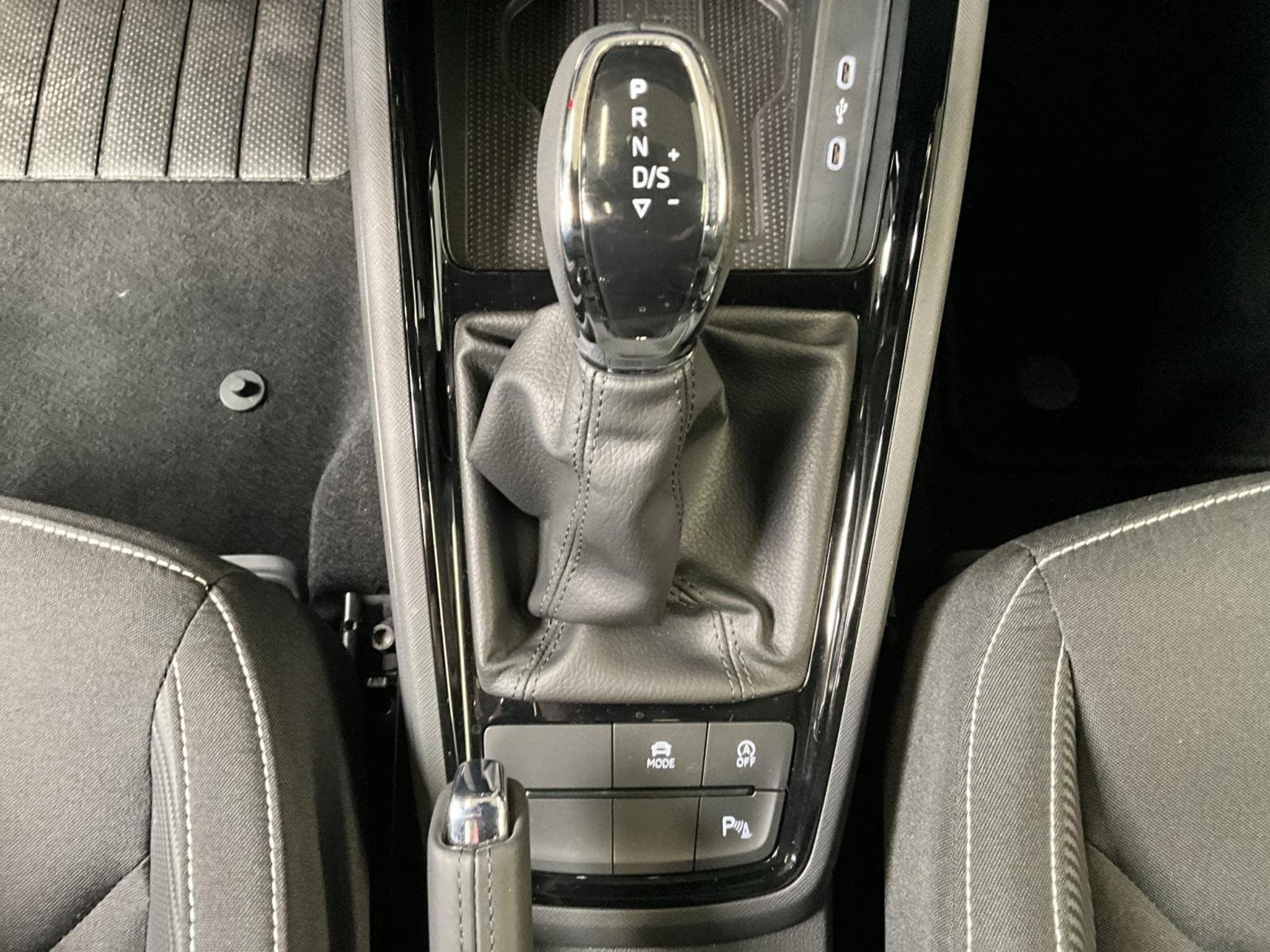 Skoda Kamiq Monte-Carlo+DSG+P.Ass+LED+Park&Go+ (2025) - Photo 12