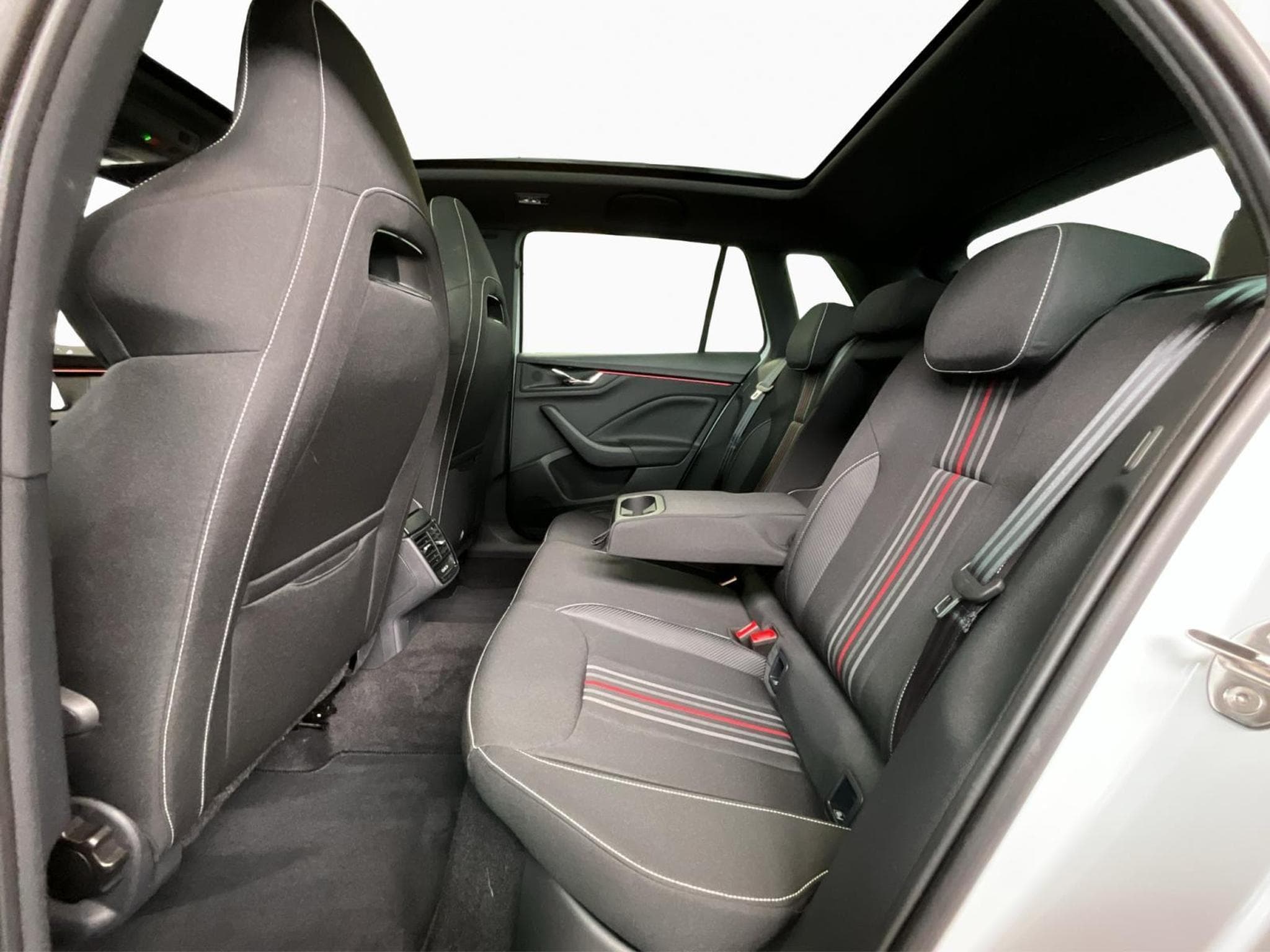 Skoda Kamiq Monte-Carlo+DSG+P.Ass+LED+Park&Go+ (2025) - Photo 16