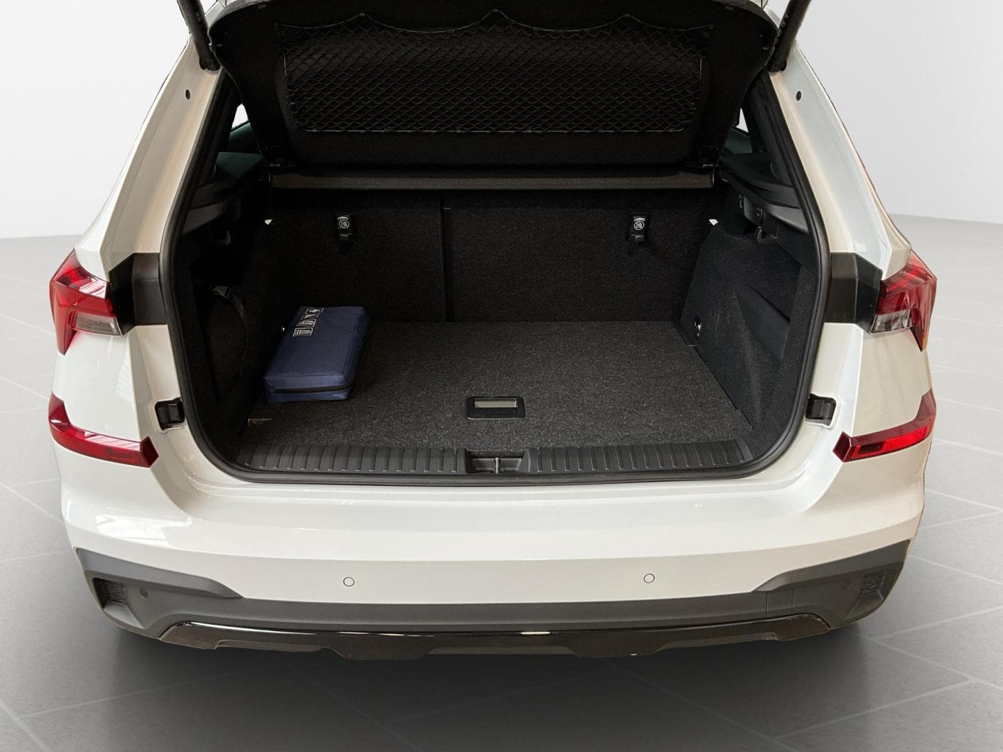 Skoda Kamiq Monte-Carlo+DSG+P.Ass+LED+Park&Go+ (2025) - Photo 17