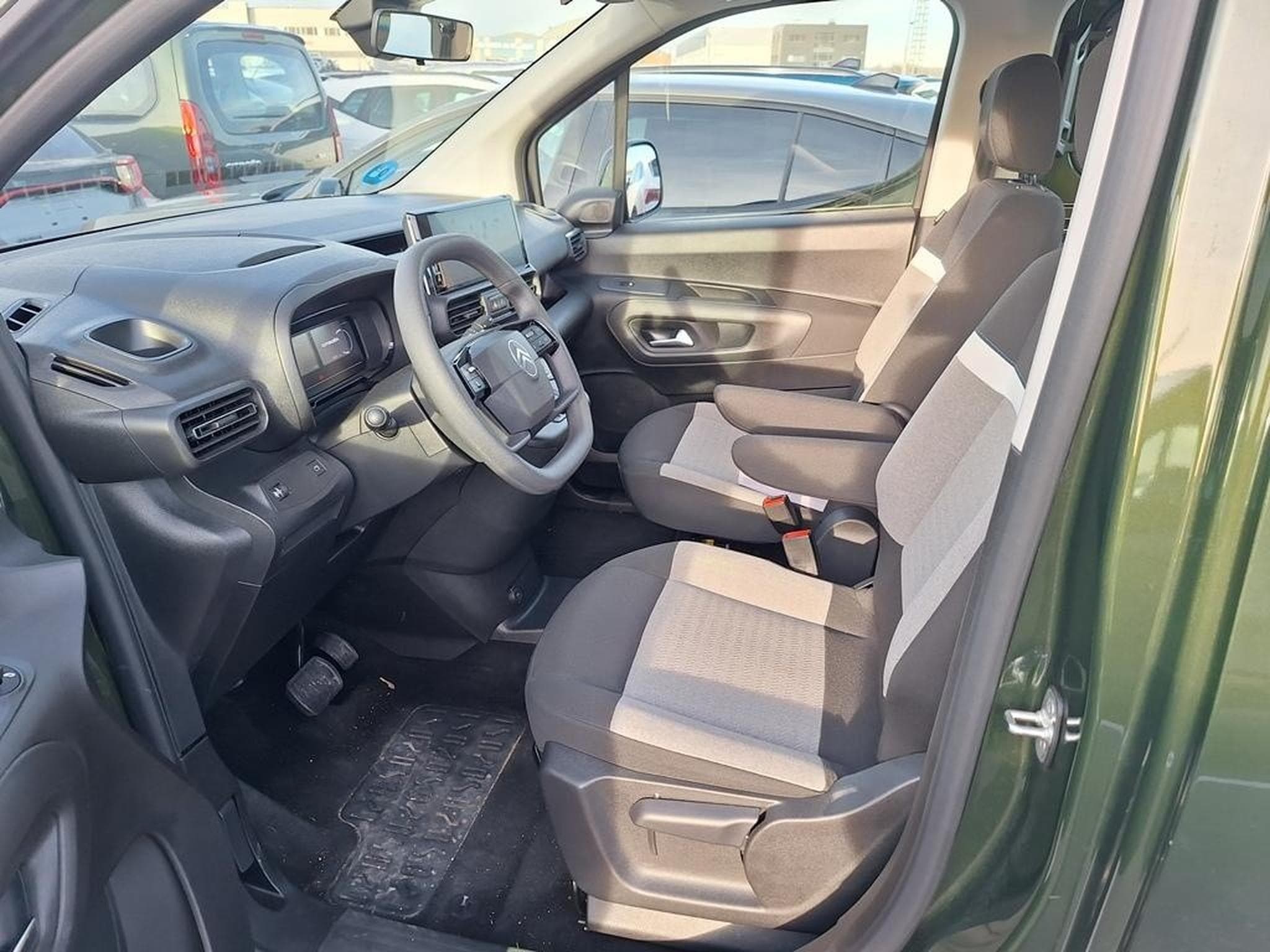 Citroen e-Berlingo Plus (2025) - Photo 9