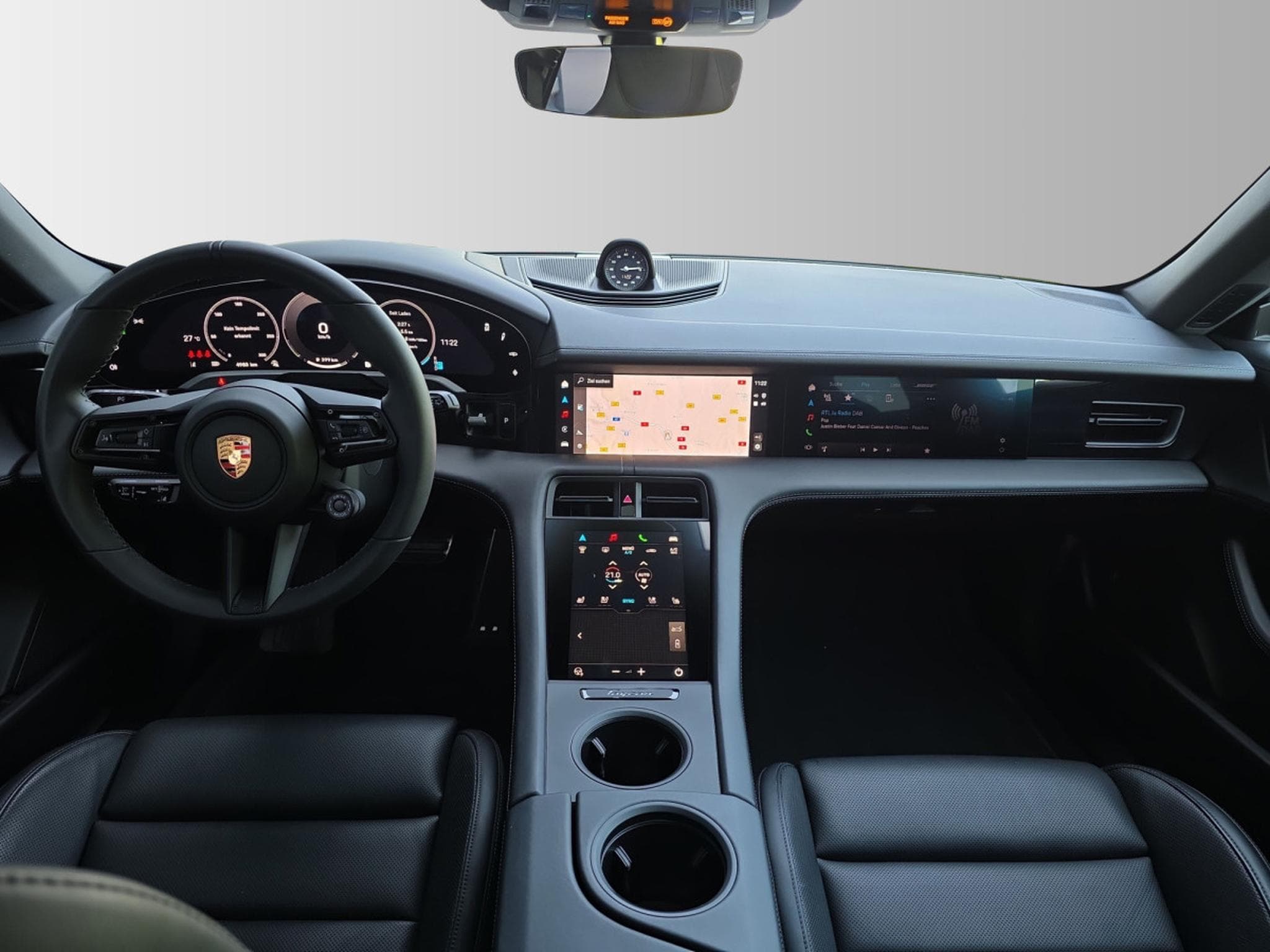 Porsche Taycan Turbo Cross Turismo (2024) - Photo 12