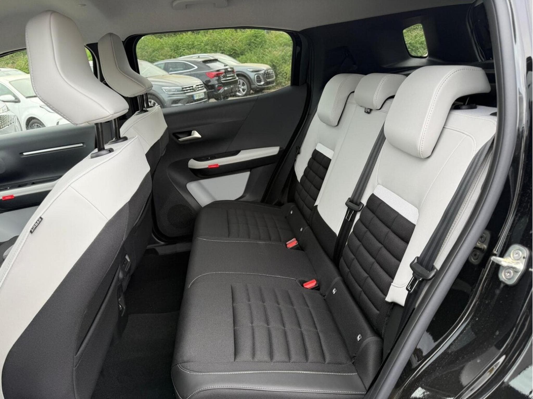 Citroën C3 Aircross 1.2 Hybride 145 e-DC6 Max (2026) - Photo 8