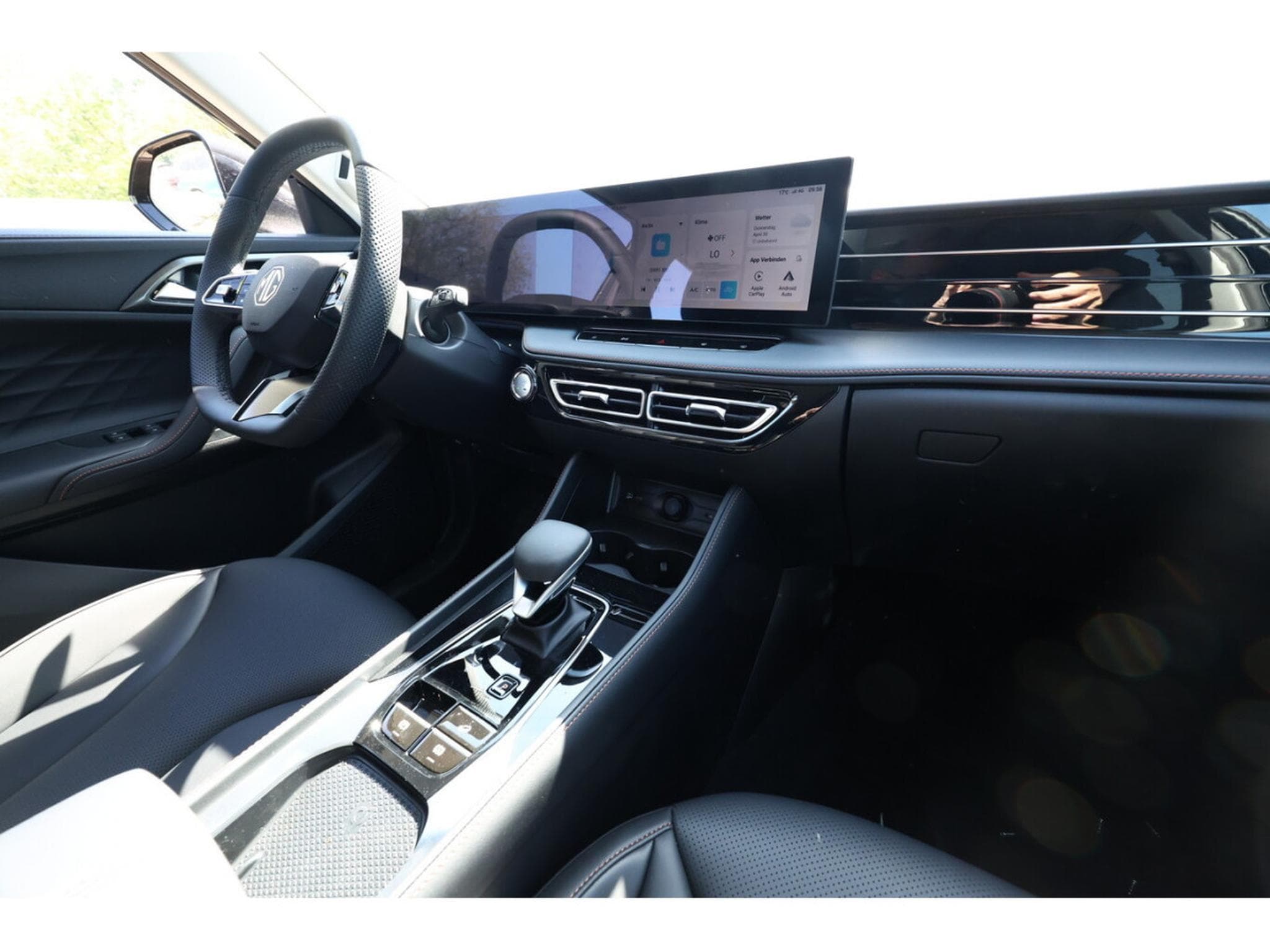 MG HS 1.5  HEV+ 224 Auto  Luxury (2026) - Photo 10