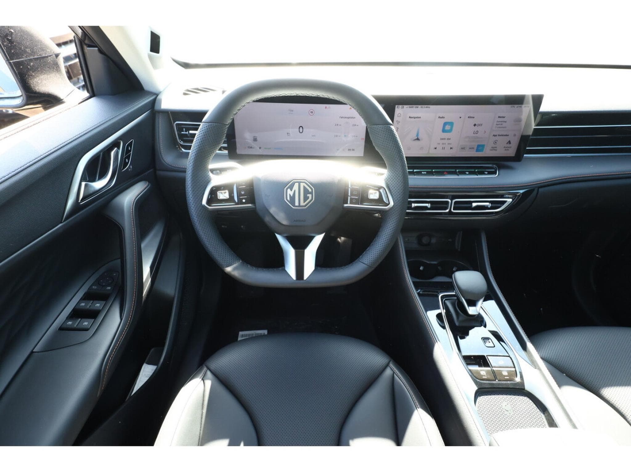MG HS 1.5  HEV+ 224 Auto  Luxury (2026) - Photo 9