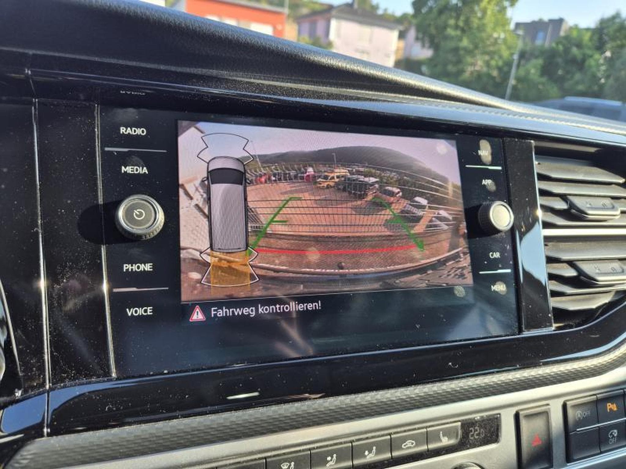 VW Multivan Trendline (2020) - Photo 11