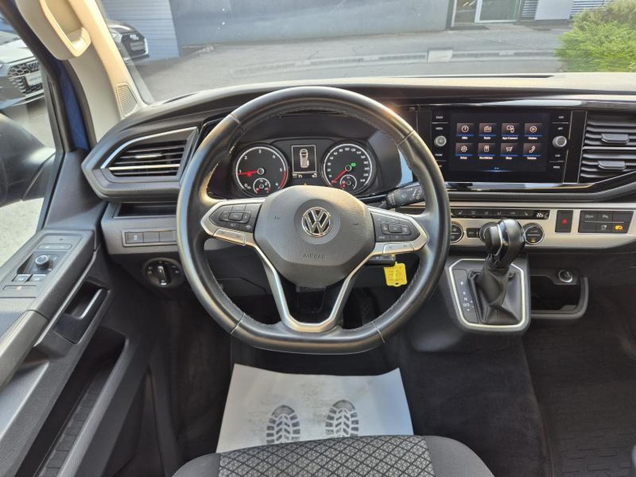 VW Multivan Trendline (2020) - Photo 8