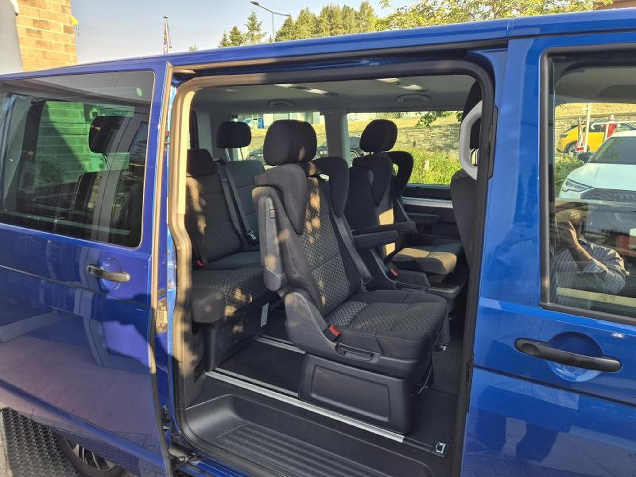 VW Multivan Trendline (2020) - Photo 9