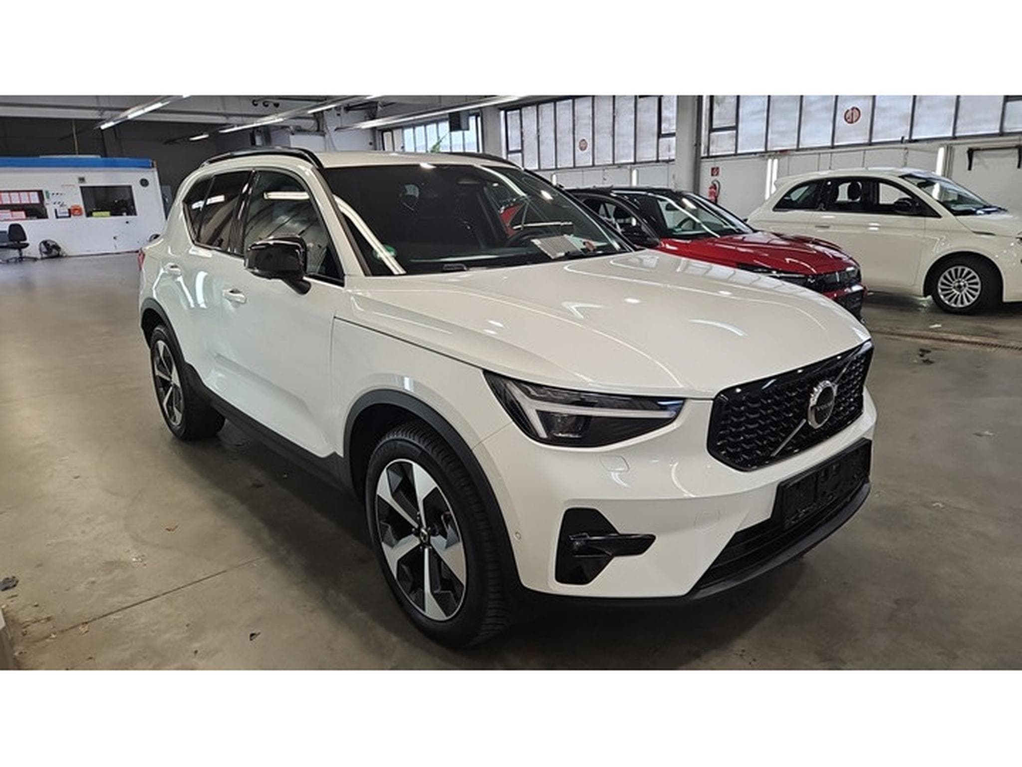 Volvo XC40 B3 Plus Dark DCT (2025) - Photo 3