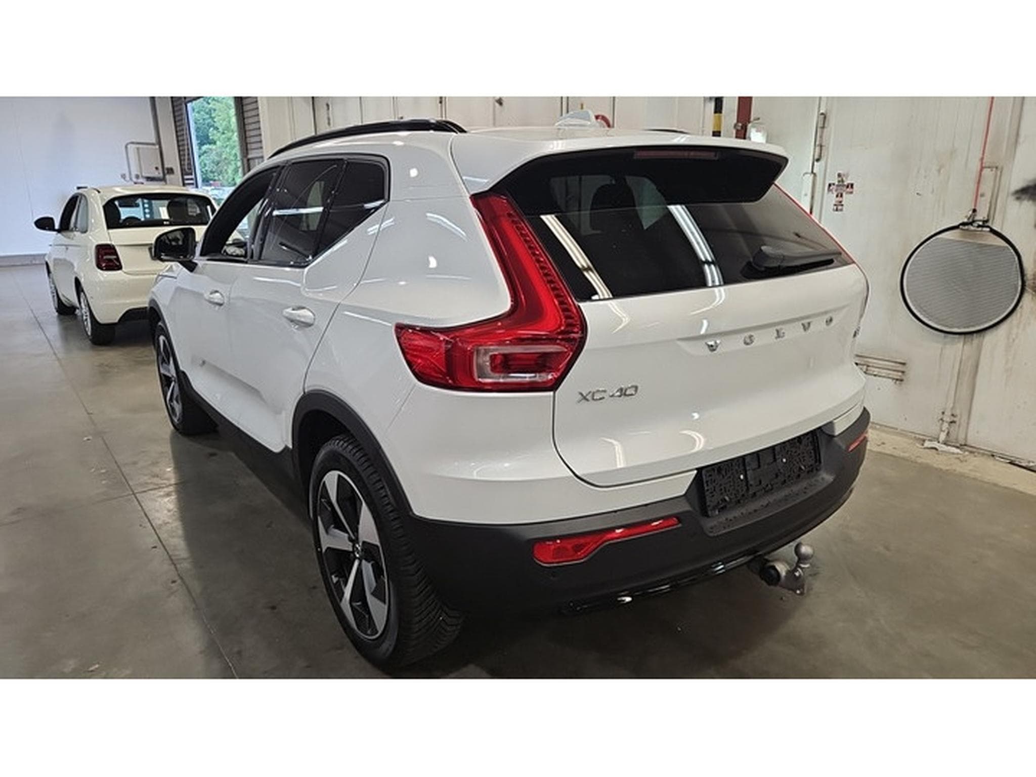 Volvo XC40 B3 Plus Dark DCT (2025) - Photo 4