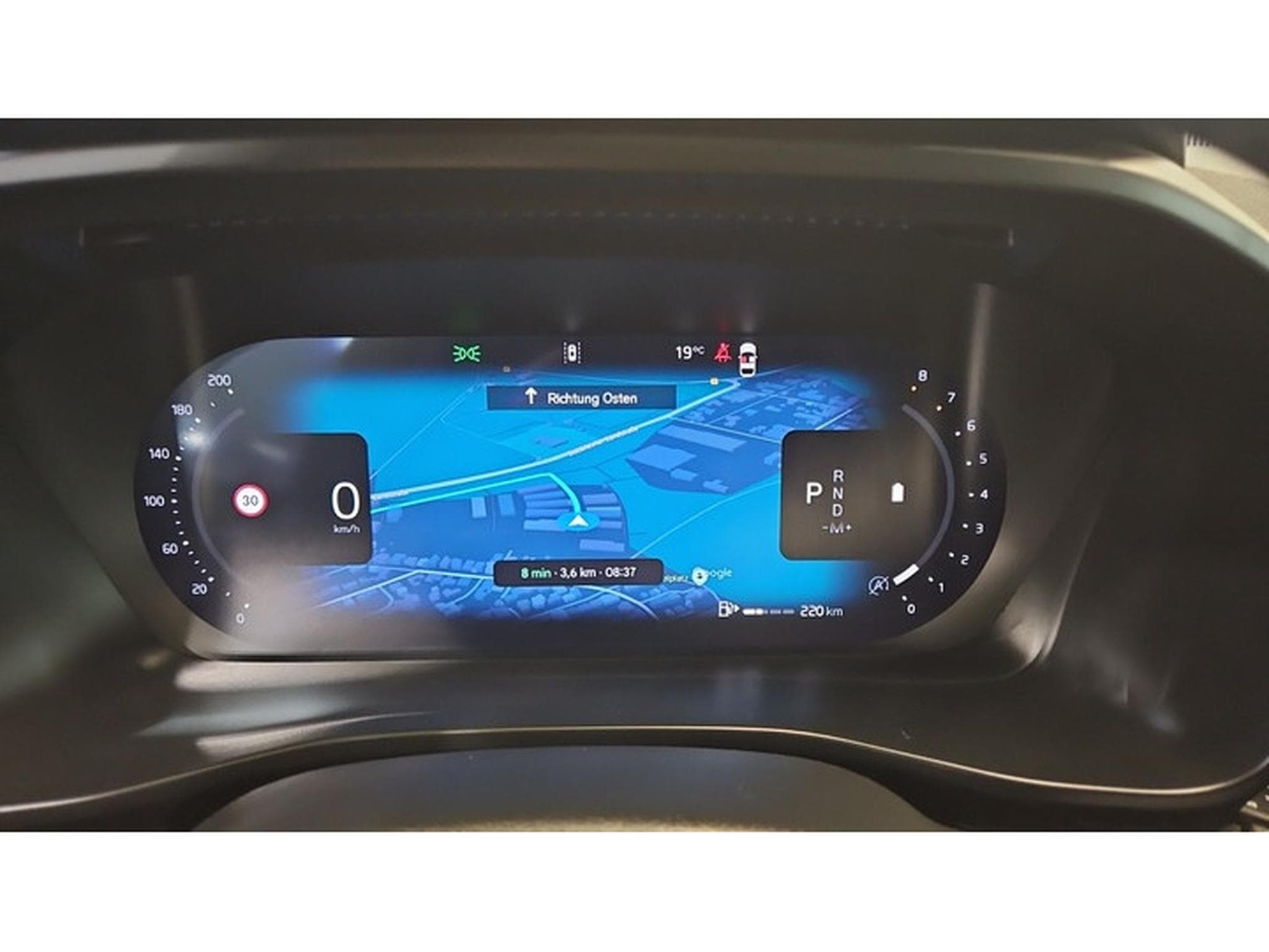 Volvo XC40 B3 Plus Dark DCT (2025) - Photo 7