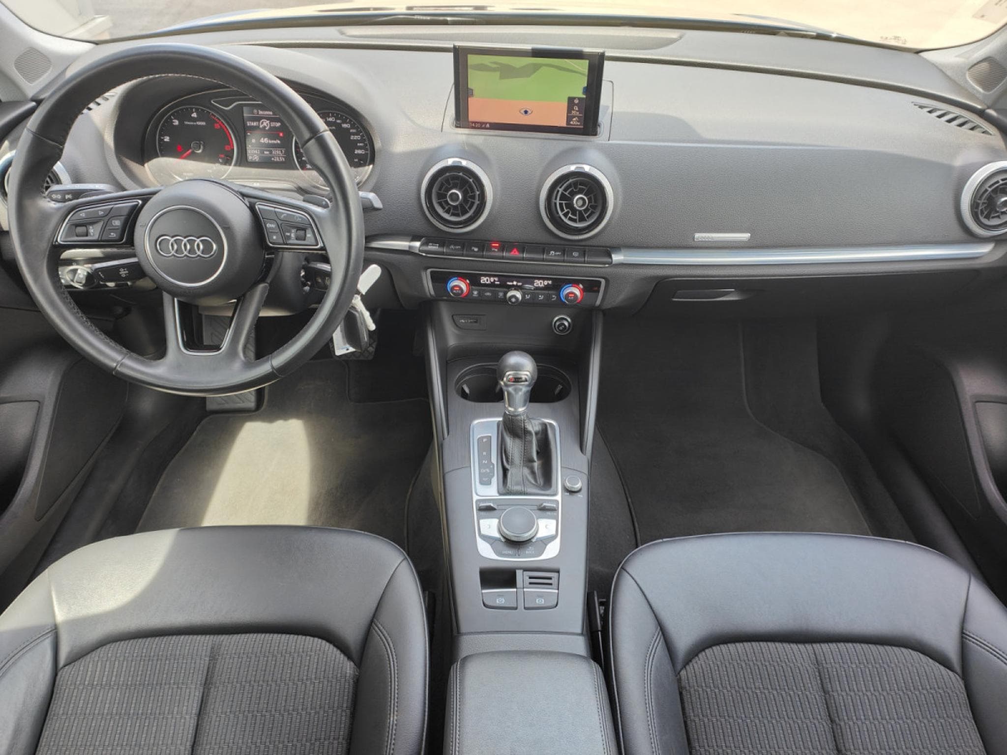 Audi A3 30 TDI AMBITION GPS CARPLAY CLIM AUTO APS AV/AR (2019) - Photo 11