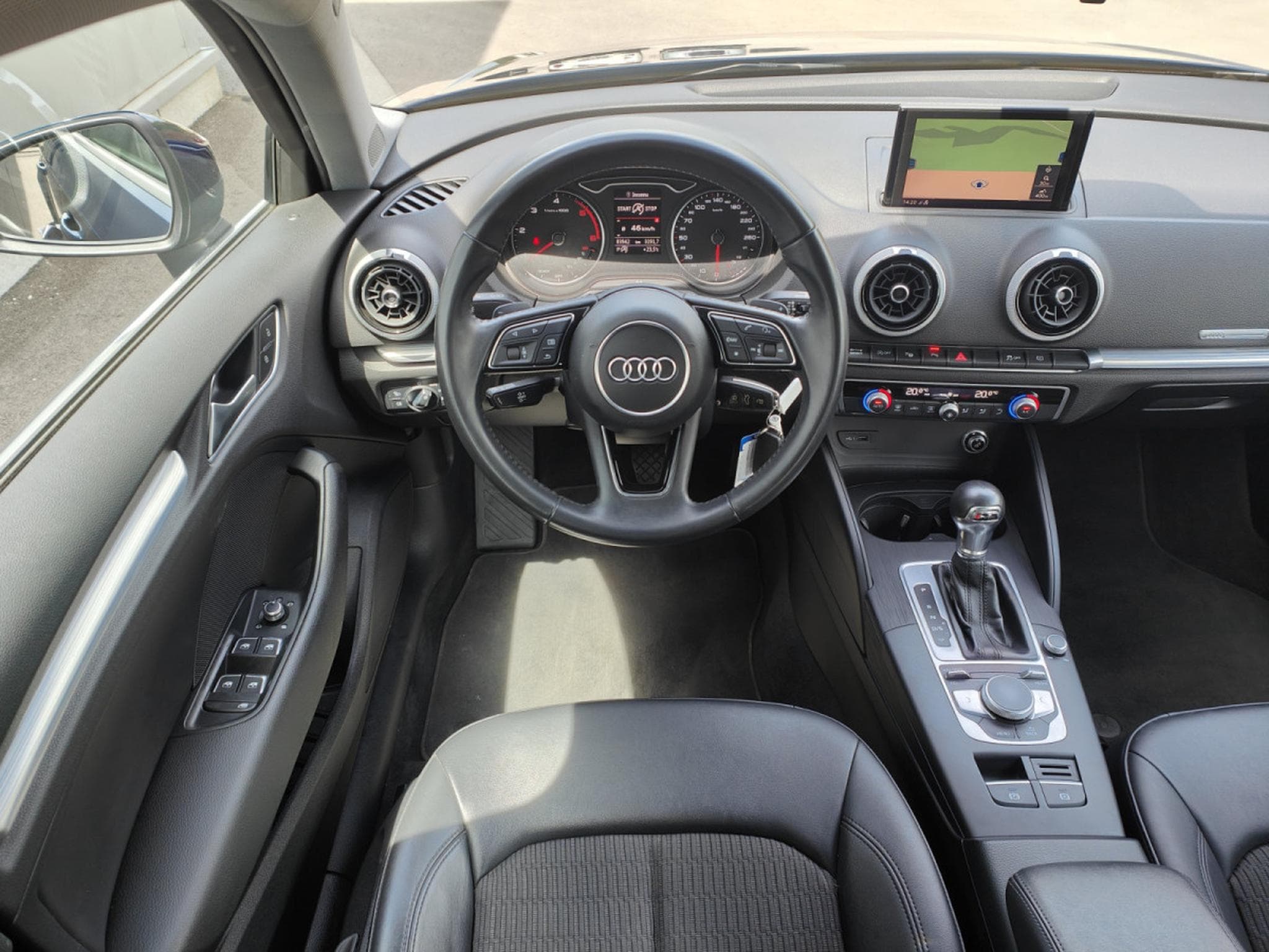 Audi A3 30 TDI AMBITION GPS CARPLAY CLIM AUTO APS AV/AR (2019) - Photo 12