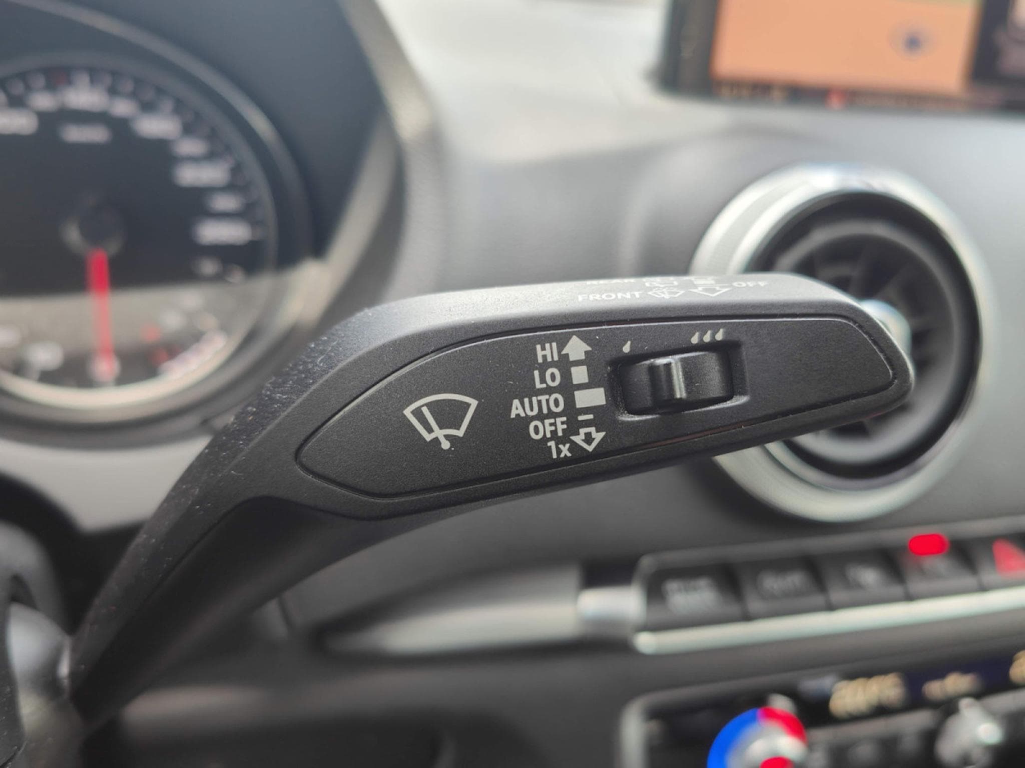 Audi A3 30 TDI AMBITION GPS CARPLAY CLIM AUTO APS AV/AR (2019) - Photo 18
