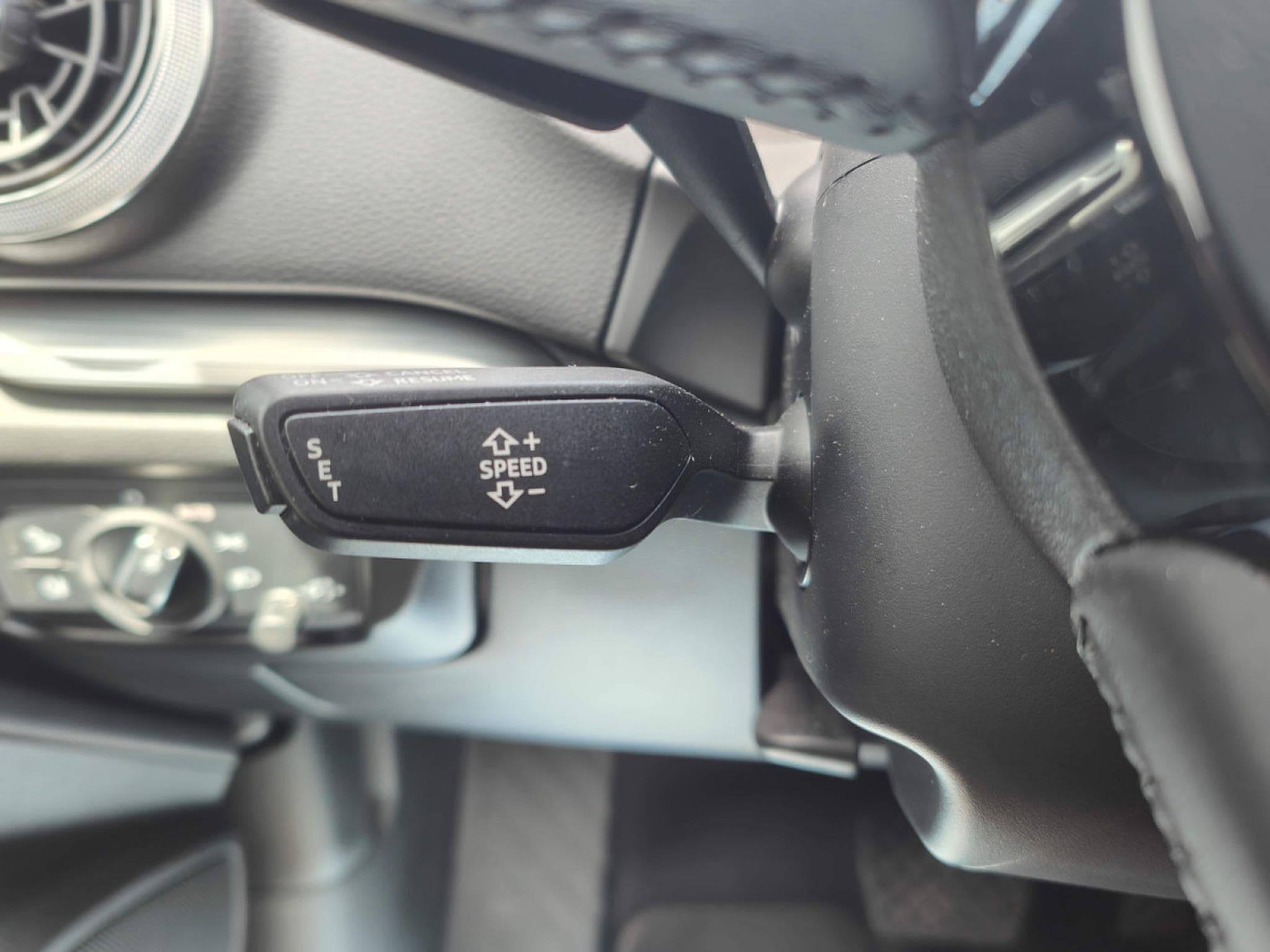Audi A3 30 TDI AMBITION GPS CARPLAY CLIM AUTO APS AV/AR (2019) - Photo 20