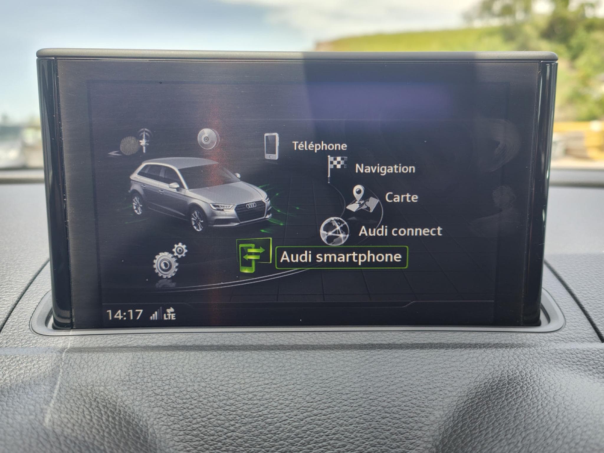 Audi A3 30 TDI AMBITION GPS CARPLAY CLIM AUTO APS AV/AR (2019) - Photo 27