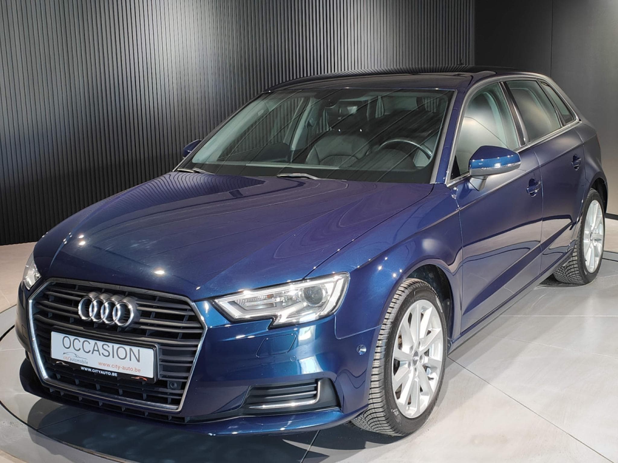 Audi A3 30 TDI AMBITION GPS CARPLAY CLIM AUTO APS AV/AR (2019) - Photo 6