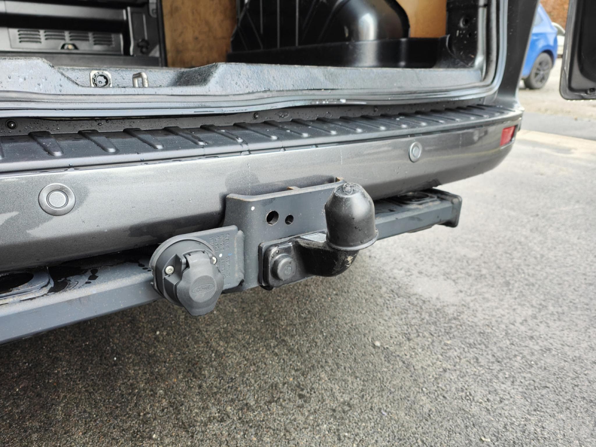 Ford Transit 2.0 TDCI BOITE AUTO 3PLACES CAMERA CARPLAY CRUISE ATTELAGE (2023) - Photo 9