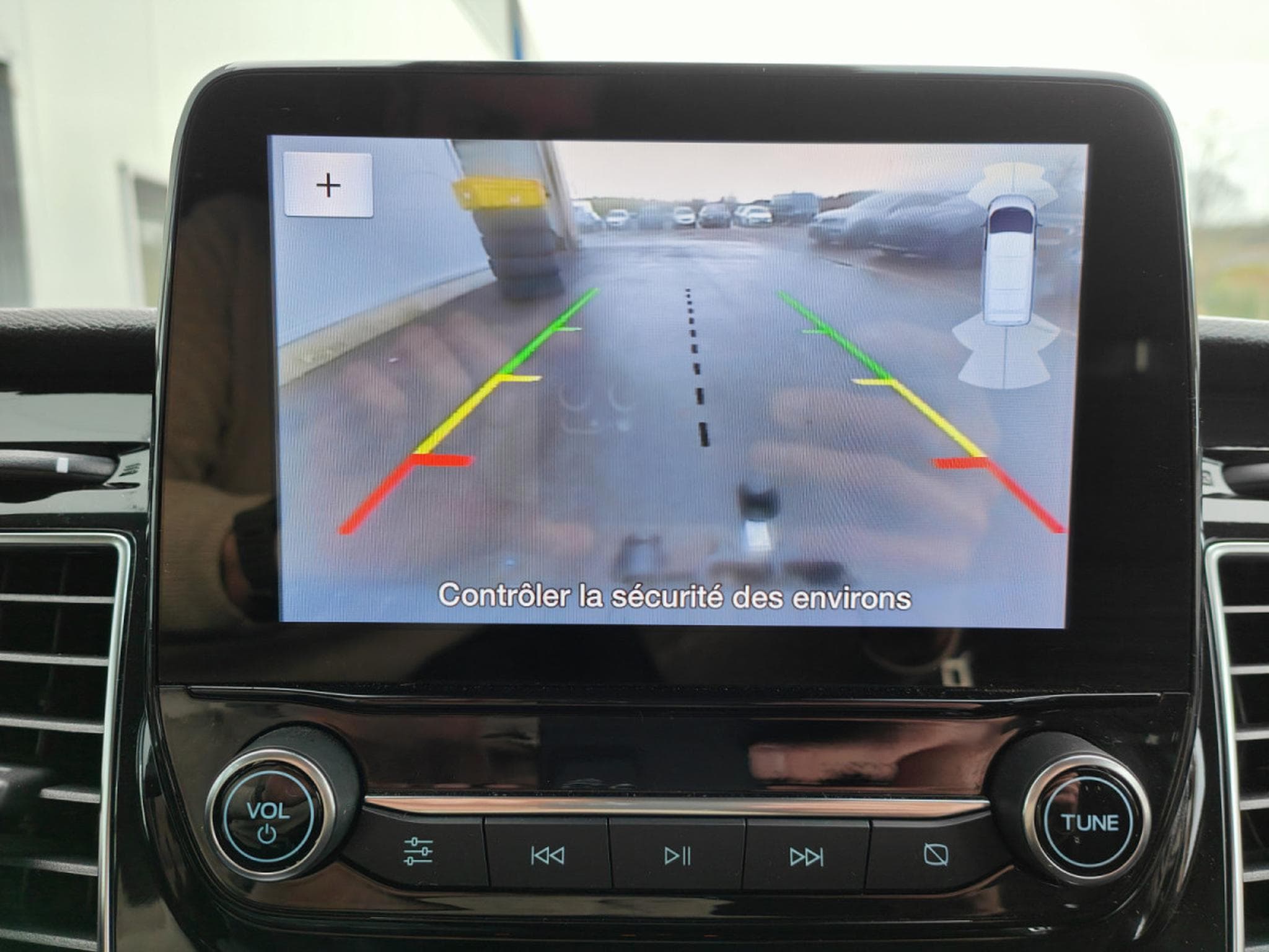 Ford Transit 2.0 TDCI BOITE AUTO 3PLACES CAMERA CARPLAY CRUISE ATTELAGE (2023) - Photo 15