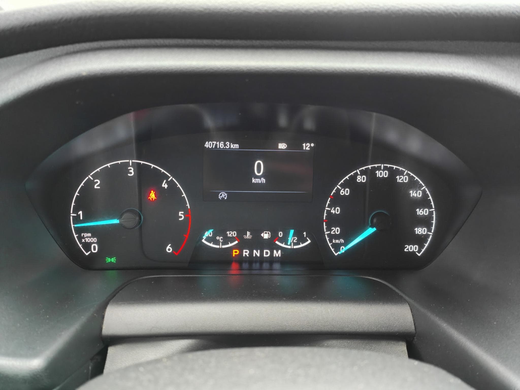 Ford Transit 2.0 TDCI BOITE AUTO 3PLACES CAMERA CARPLAY CRUISE ATTELAGE (2023) - Photo 16