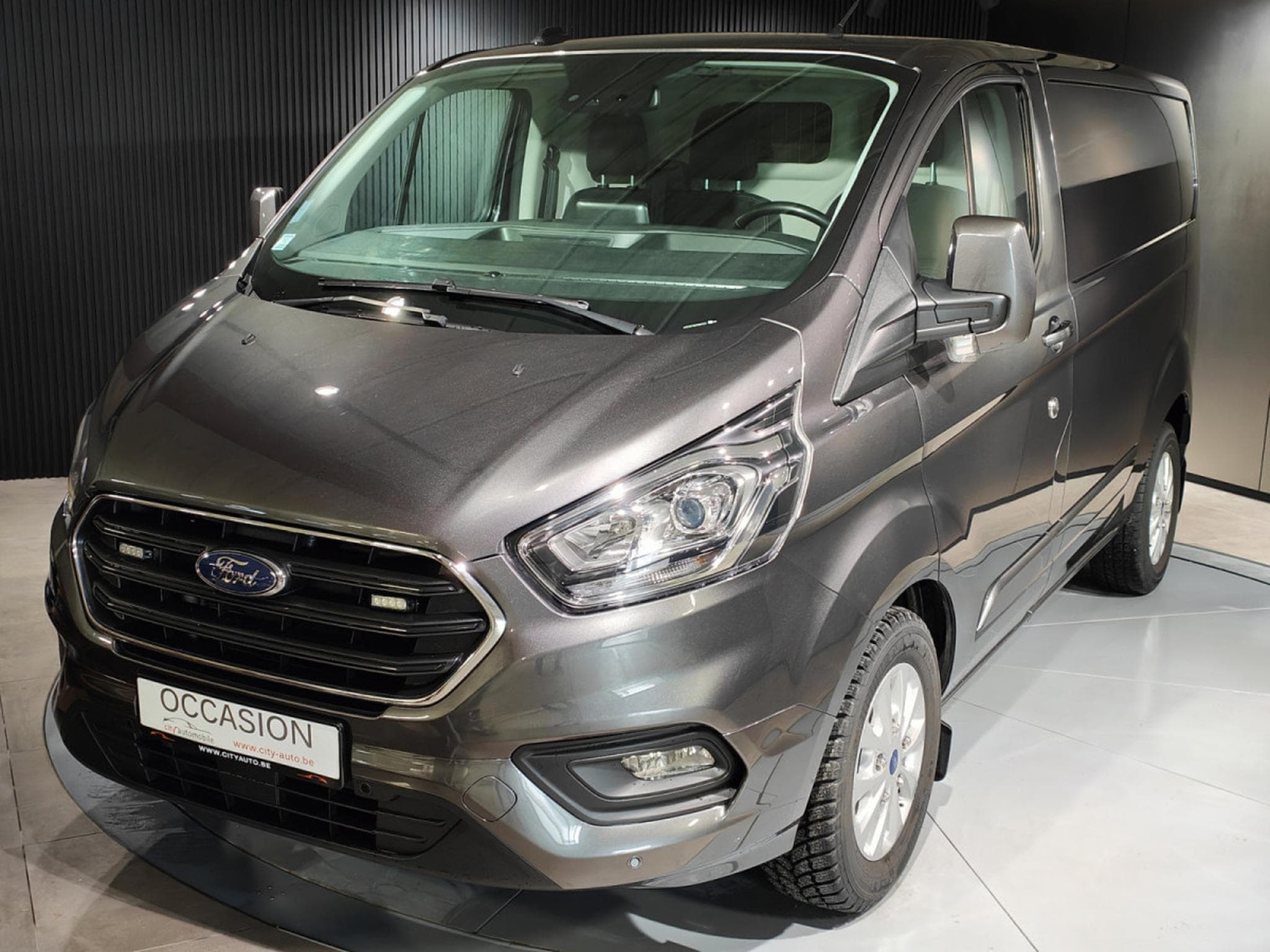 Ford Transit 2.0 TDCI BOITE AUTO 3PLACES CAMERA CARPLAY CRUISE ATTELAGE (2023) - Photo 5