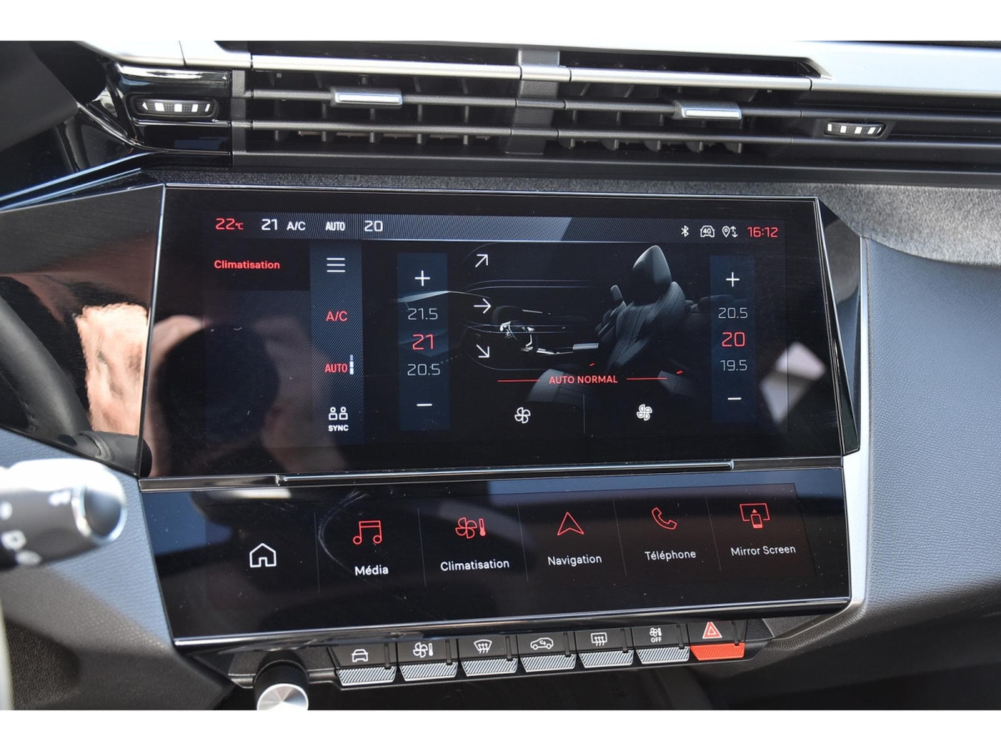 Peugeot 308 1.2 Hybrid 145 e-DCS6 Allure ACC LANE GPS CAM360 1° MAIN (2025) - Photo 19