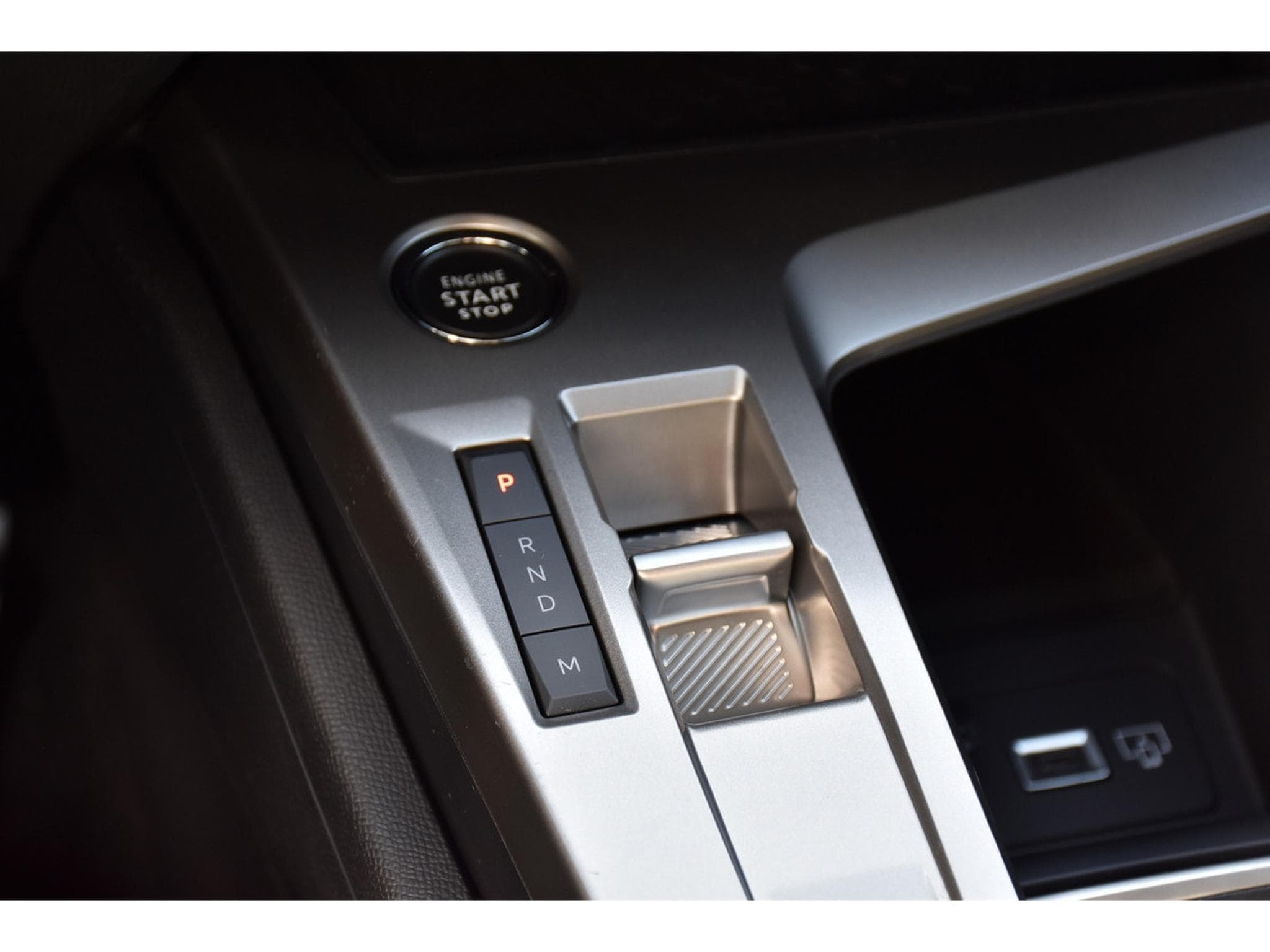 Peugeot 308 1.2 Hybrid 145 e-DCS6 Allure ACC LANE GPS CAM360 1° MAIN (2025) - Photo 22