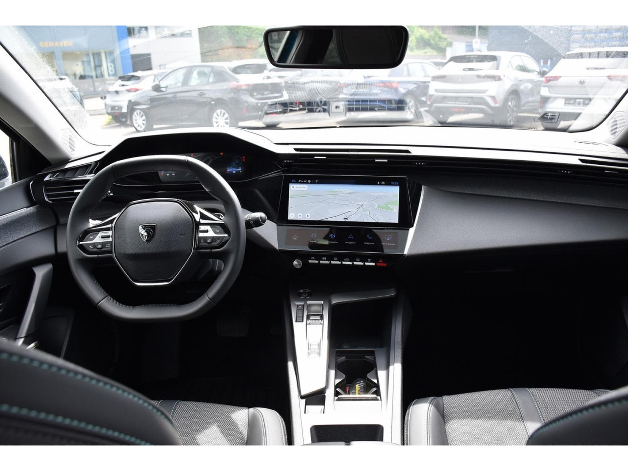 Peugeot 308 1.2 Hybrid 145 e-DCS6 Allure ACC LANE GPS CAM360 1° MAIN (2025) - Photo 9