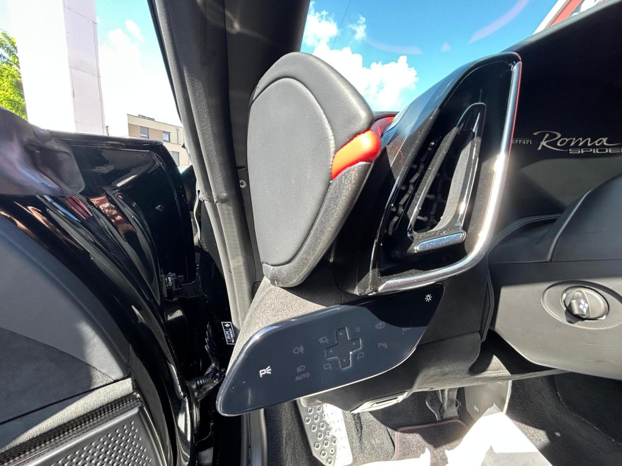 Ferrari Roma Ferrari Roma Spider (2025) - Photo 13