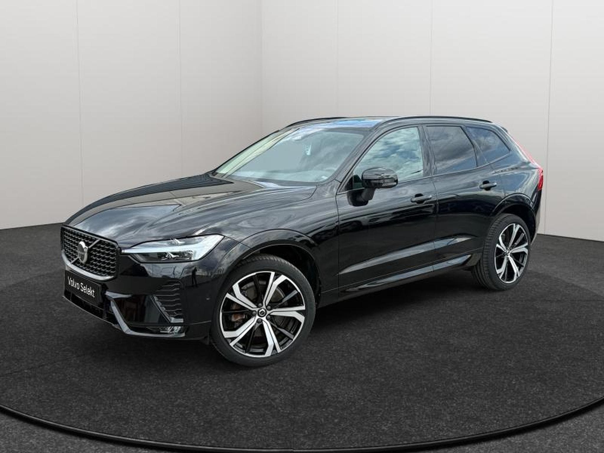 Volvo XC60 B4 Plus Dark / Essence (2024) - Photo 1
