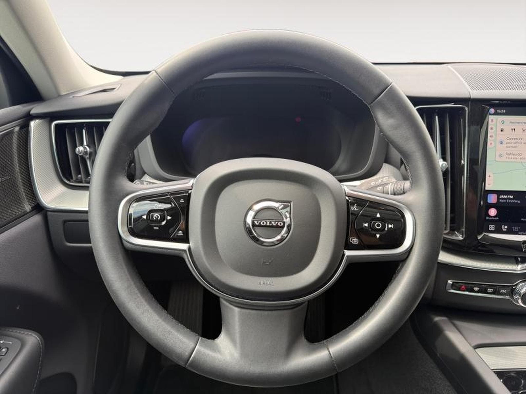 Volvo XC60 B4 Plus Dark / Essence (2024) - Photo 12