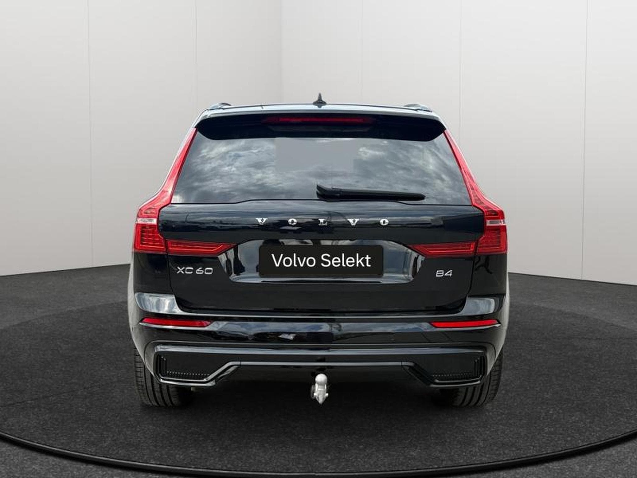 Volvo XC60 B4 Plus Dark / Essence (2024) - Photo 4