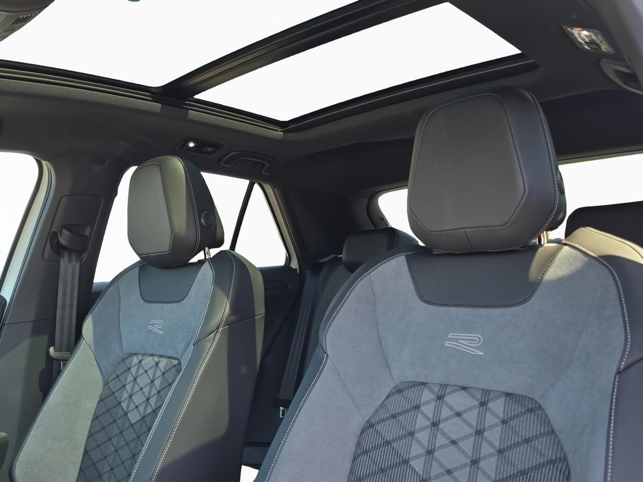 VW T-Roc R-Line (2026) - Photo 15