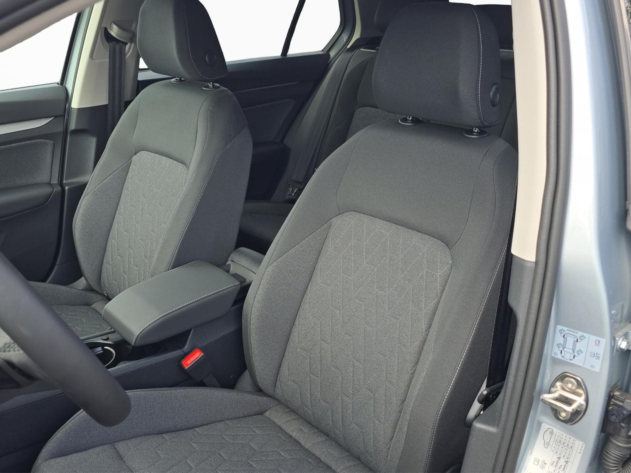 VW Golf Life (2026) - Photo 15