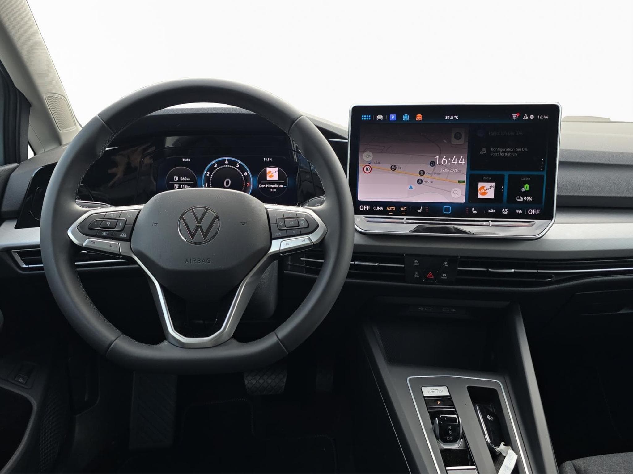 VW Golf Life (2026) - Photo 2