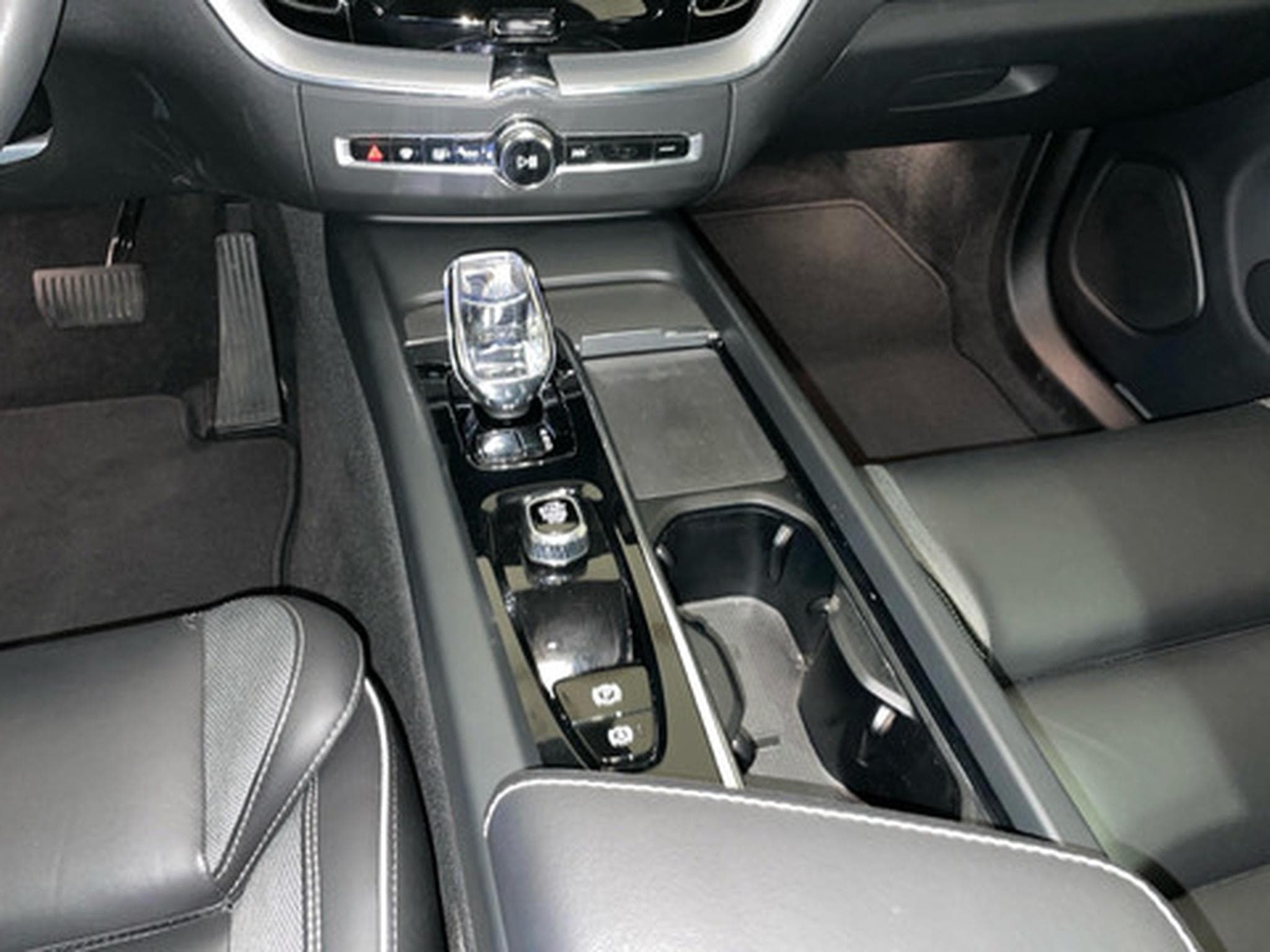 Volvo XC60 2.0 B4 D 4x4 Ultimate Dark Aut. (2023) - Photo 10