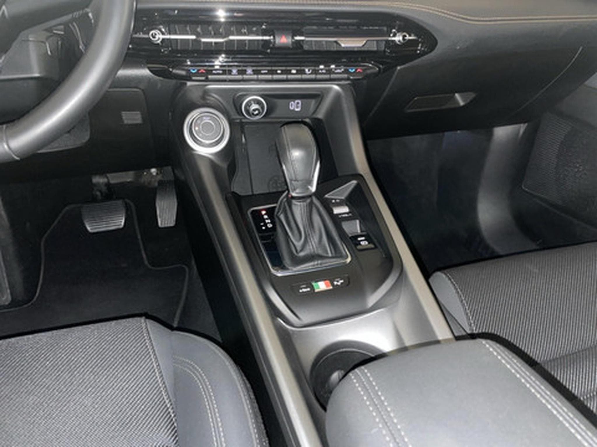 Alfa-Romeo Tonale 1.3T PHEV (2023) - Photo 10