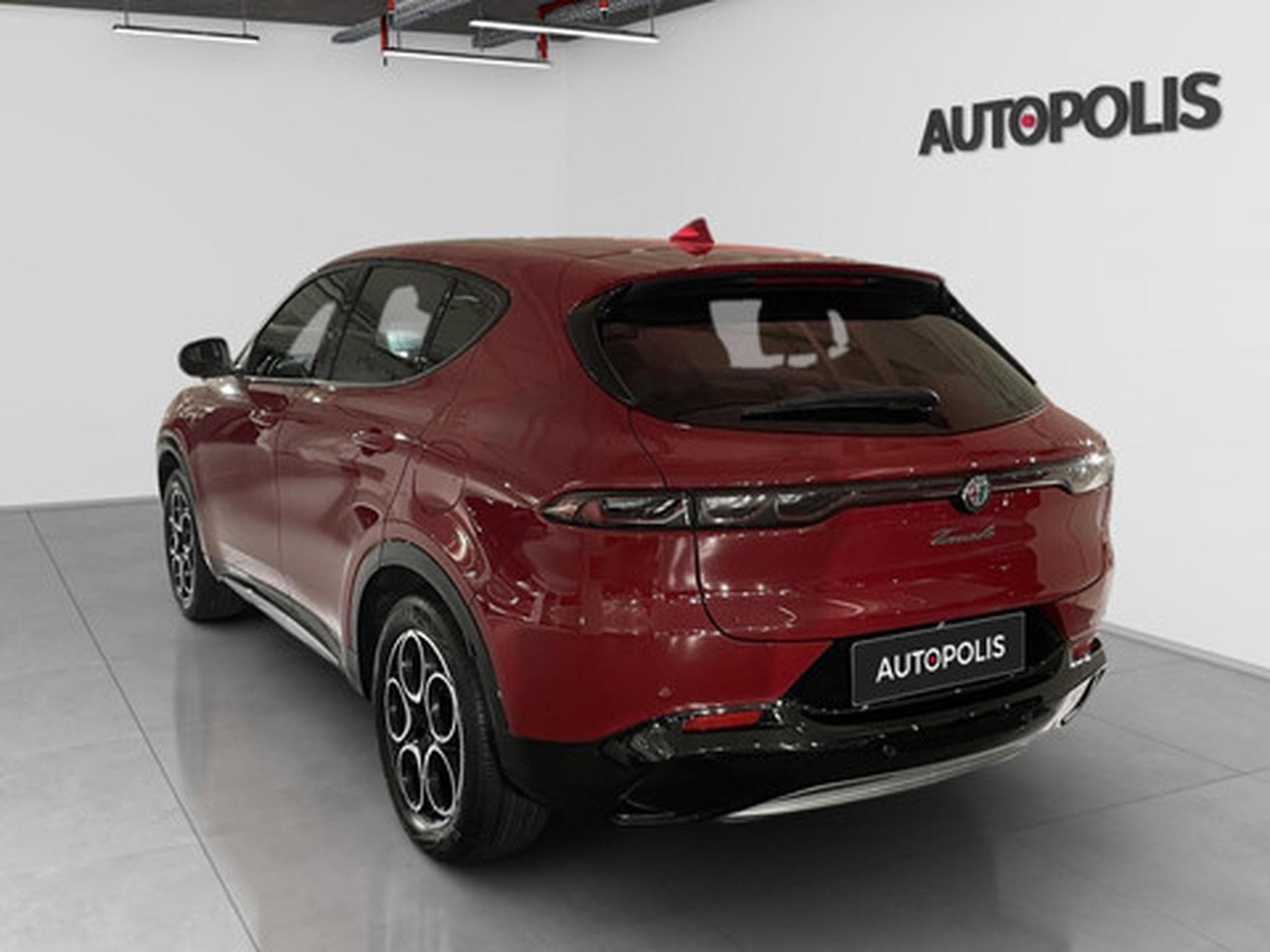 Alfa-Romeo Tonale 1.3T PHEV (2023) - Photo 18