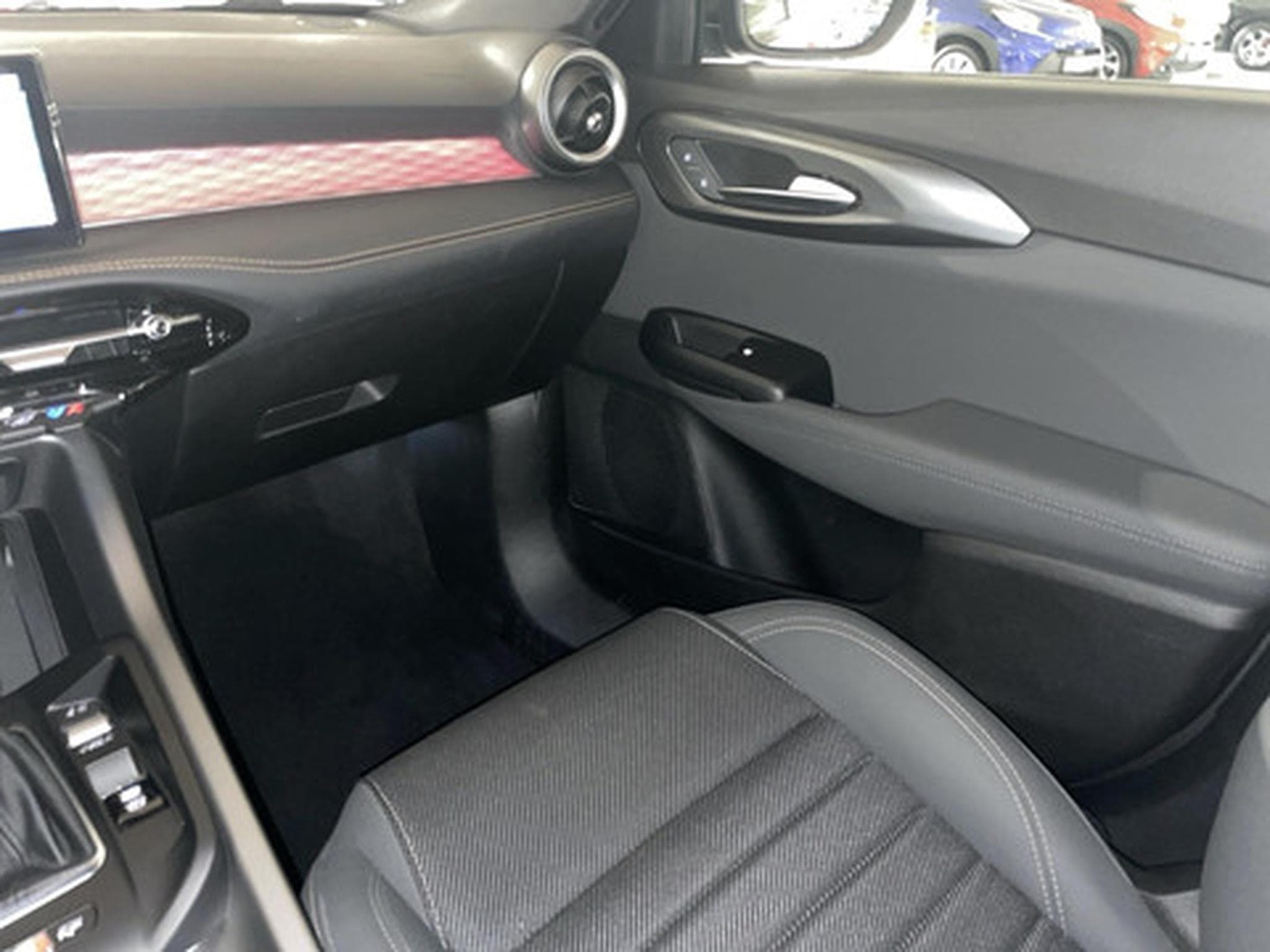 Alfa-Romeo Tonale 1.3T PHEV (2023) - Photo 9