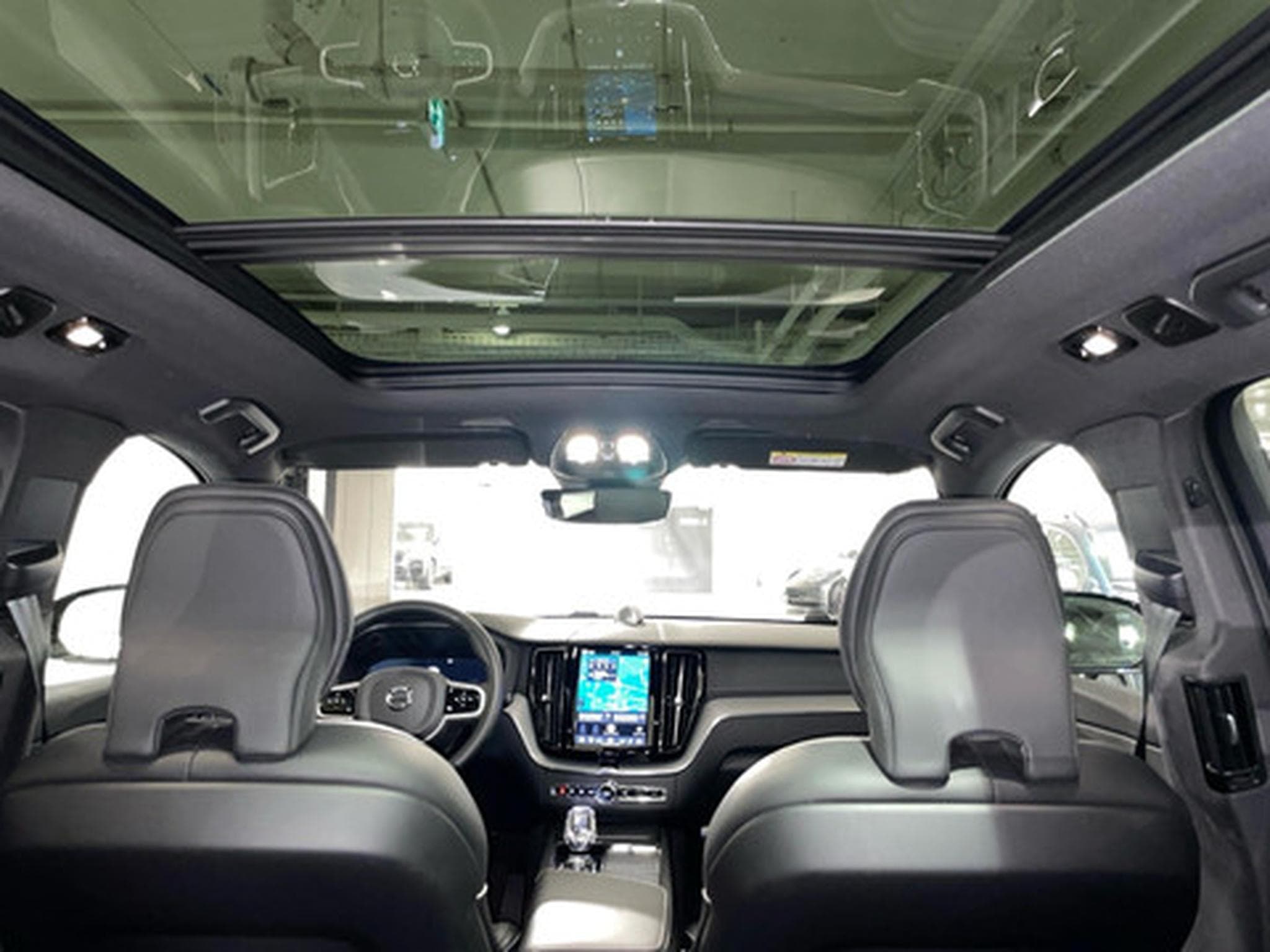 Volvo XC60 B5 4x4 Core Aut. (2025) - Photo 14