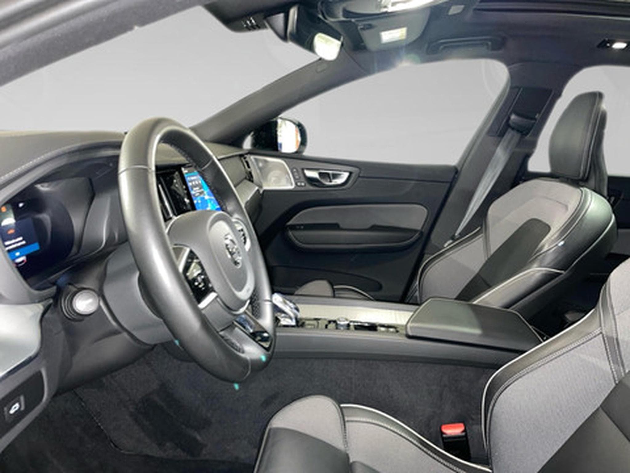 Volvo XC60 B5 4x4 Core Aut. (2025) - Photo 4
