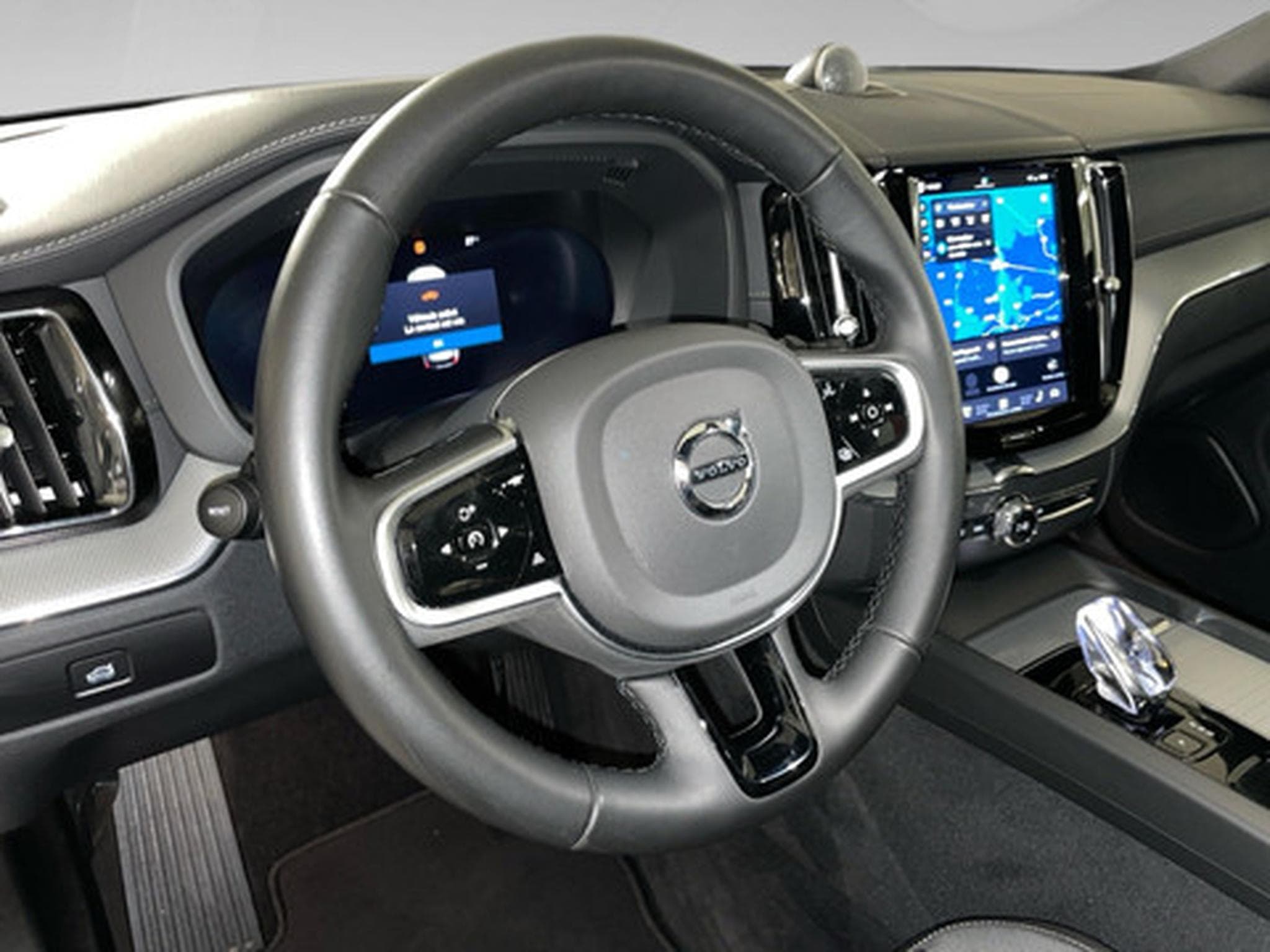 Volvo XC60 B5 4x4 Core Aut. (2025) - Photo 8