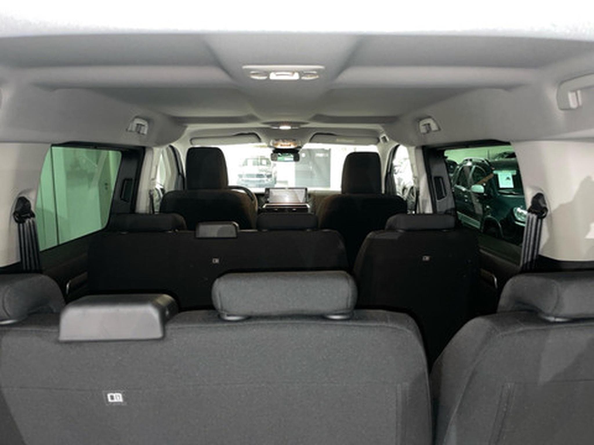 Peugeot Traveller 2.0 BlueHDi 130kW EAT8 (2025) - Photo 14