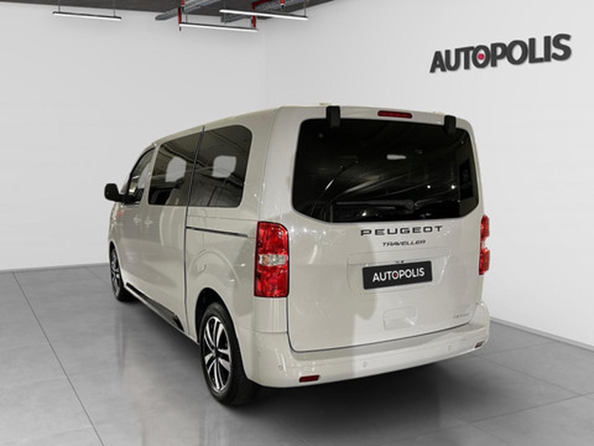 Peugeot Traveller 2.0 BlueHDi 130kW EAT8 (2025) - Photo 20