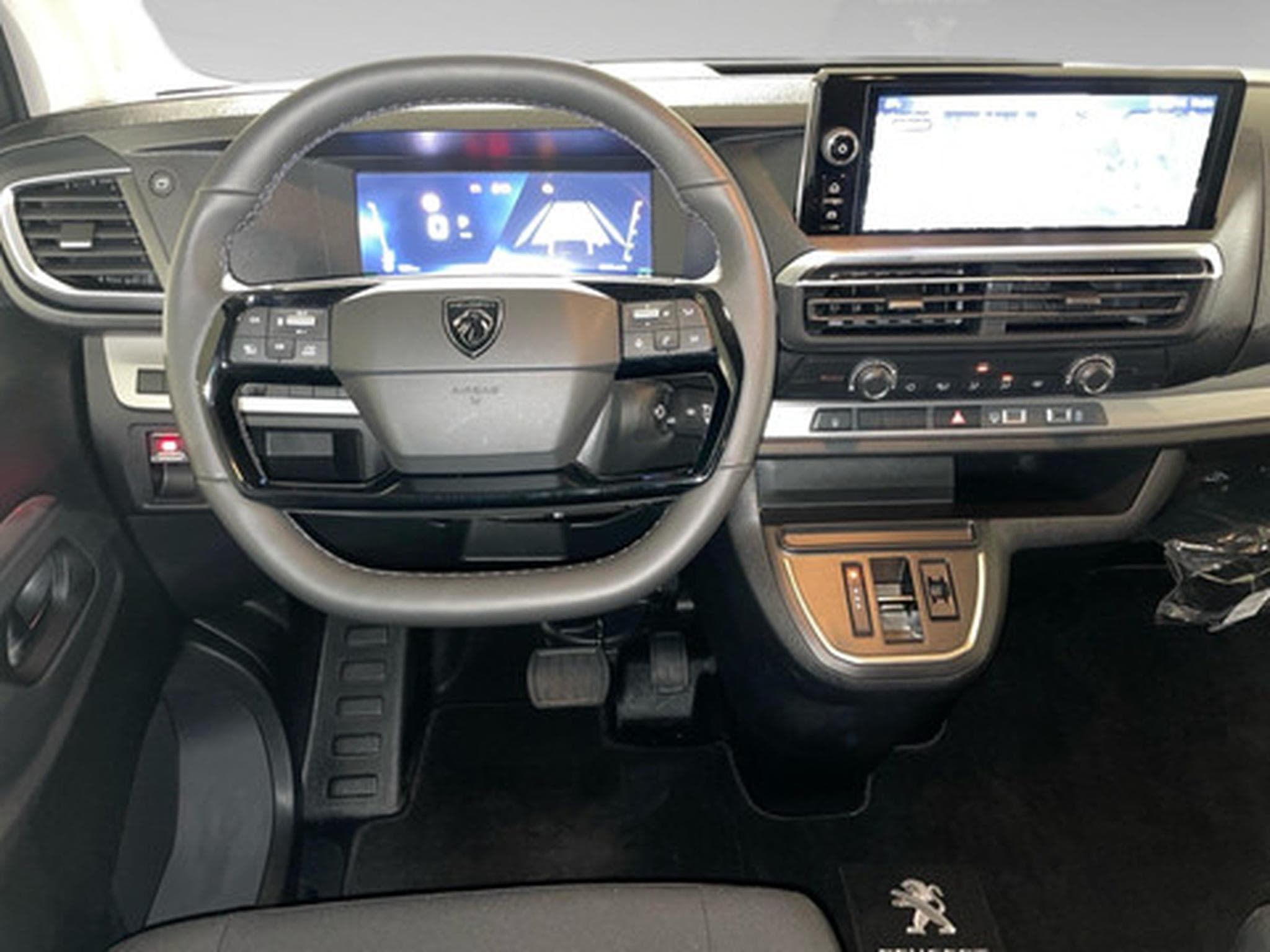 Peugeot Traveller 2.0 BlueHDi 130kW EAT8 (2025) - Photo 6