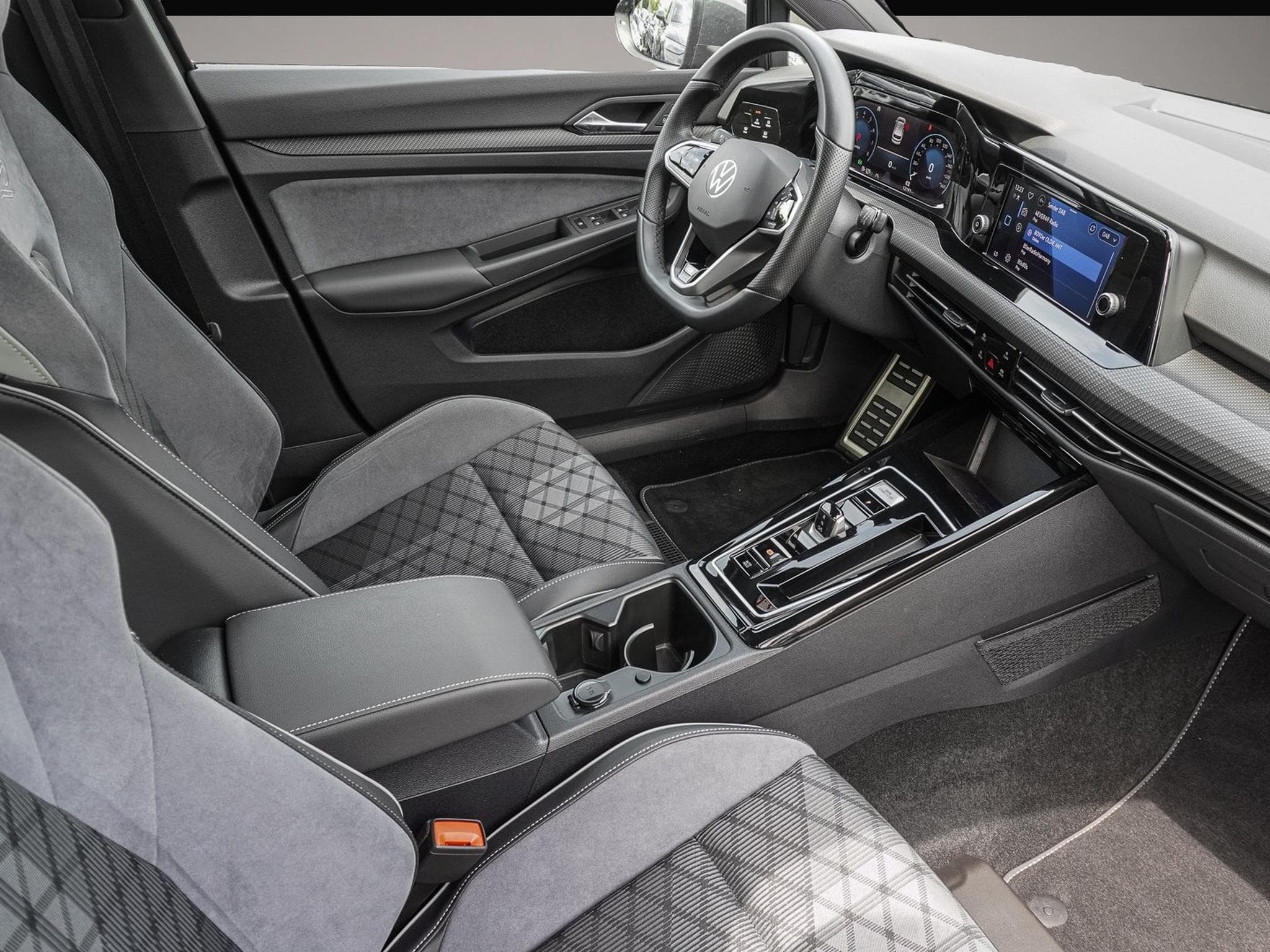 VW Golf (2024) - Photo 6