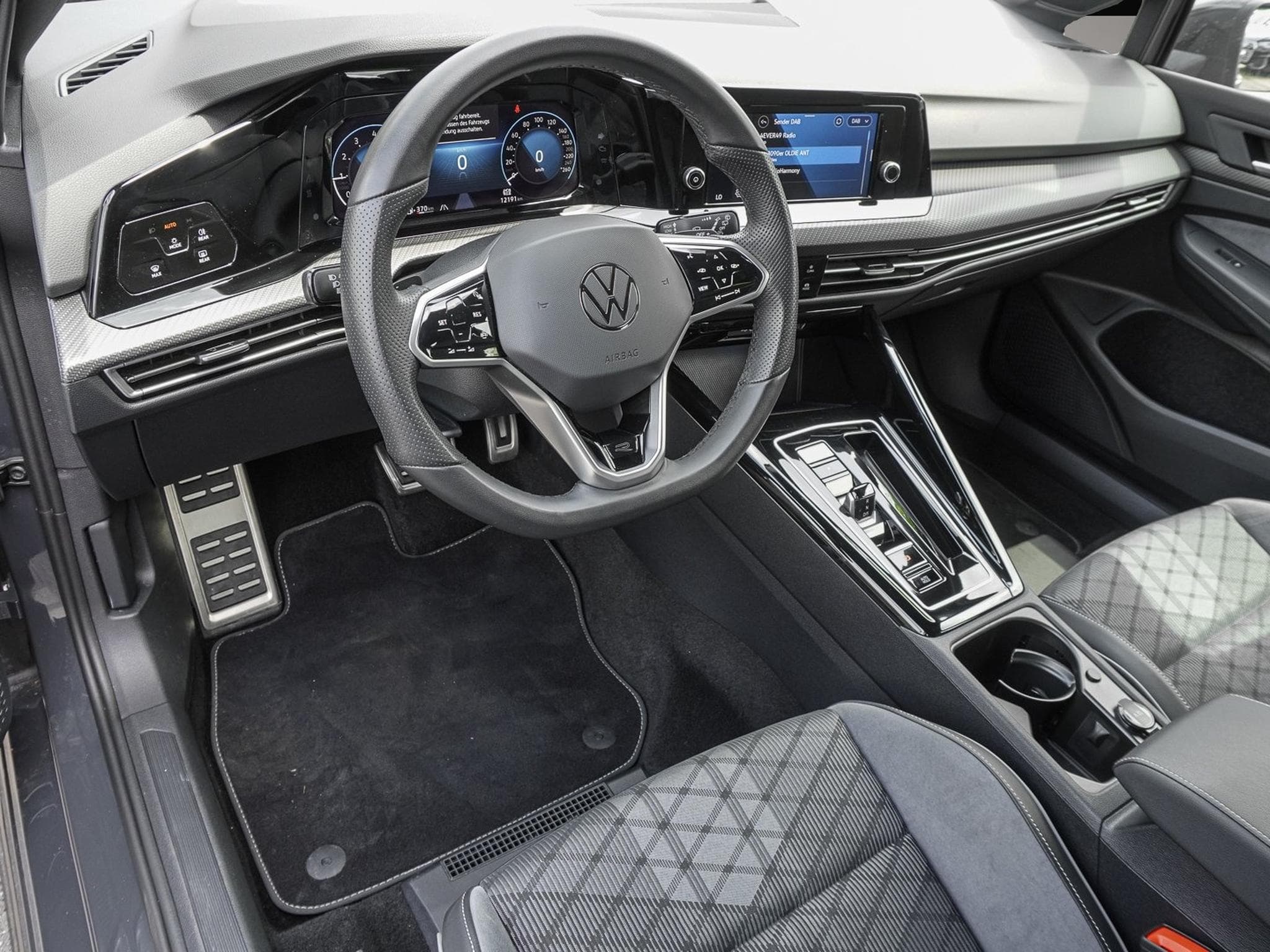 VW Golf (2024) - Photo 7