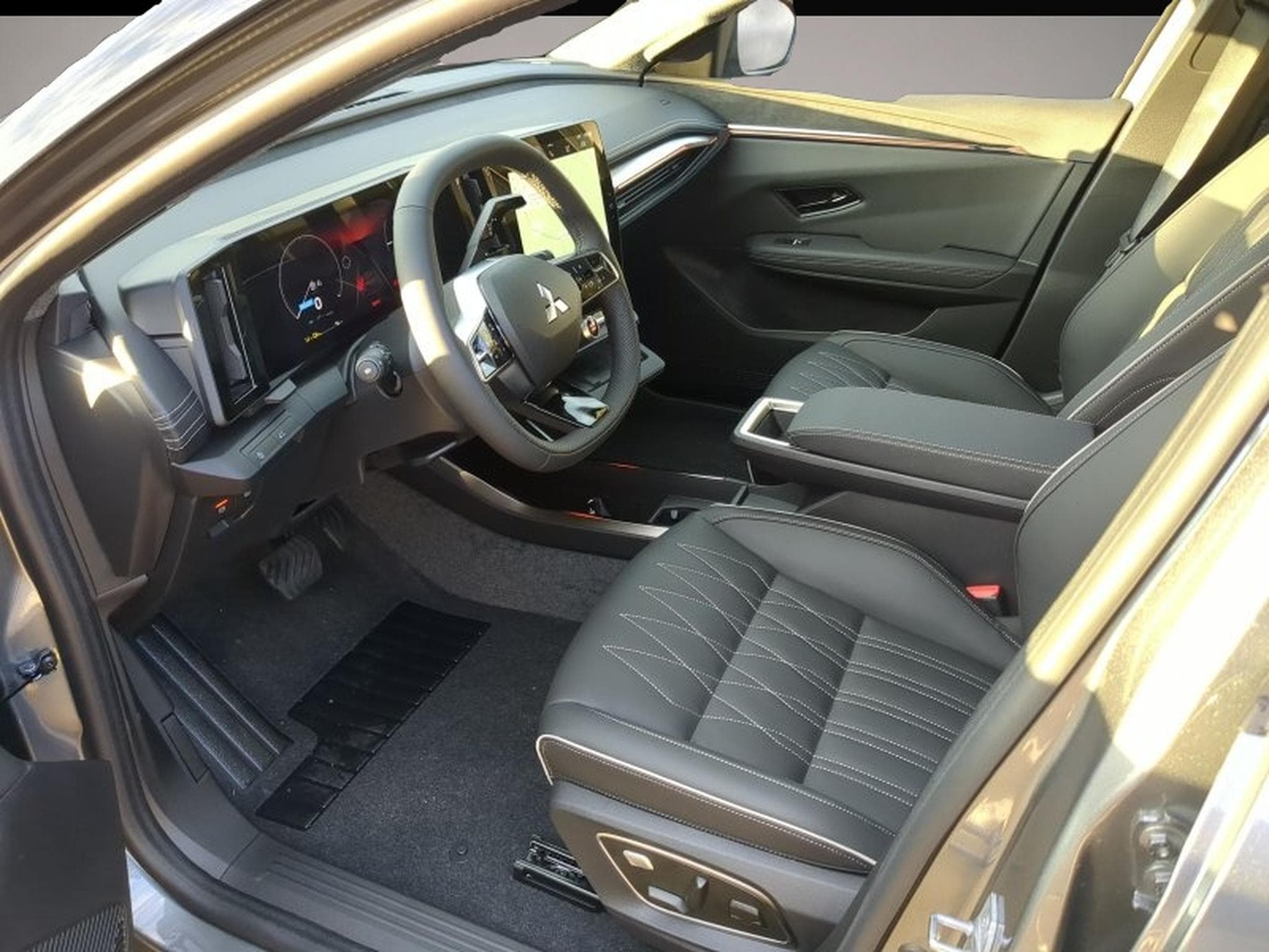 Mitsubishi Eclipse Cross (2025) - Photo 4